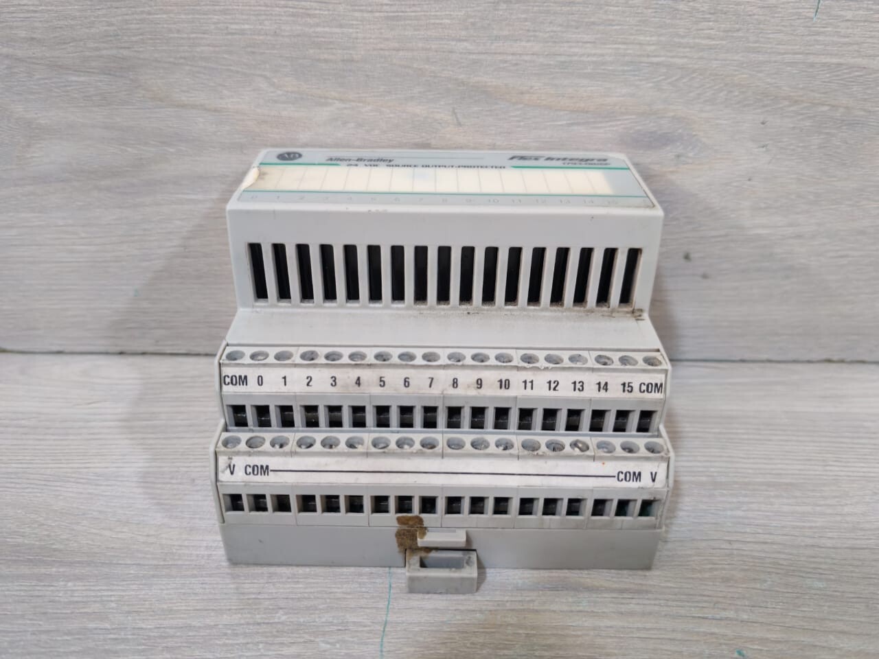 Allen-Bradley 95713002 Allen-Bradley 1793-0B16P Ser A Flex Integra 95713002 Rev. A02 6