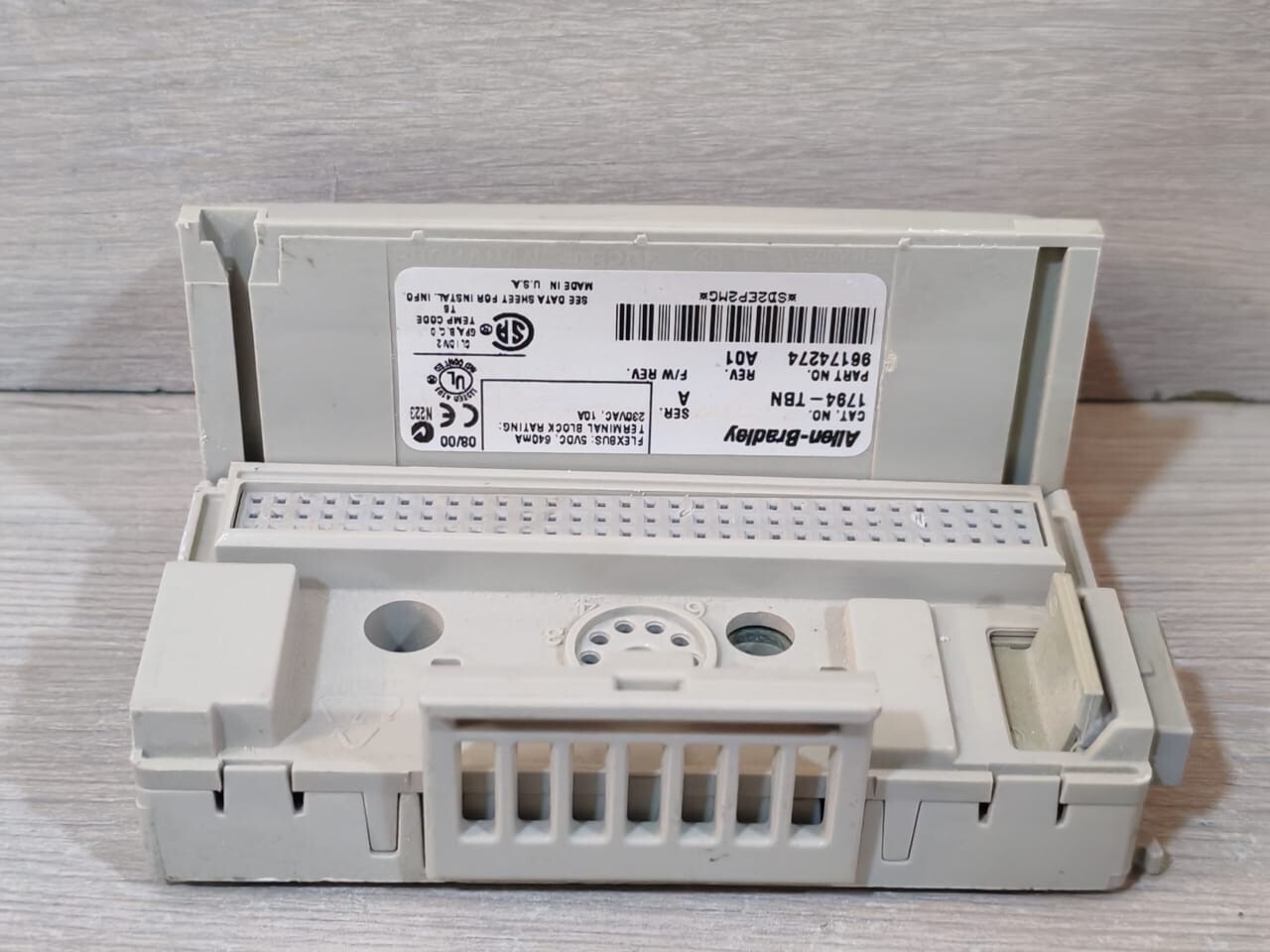 Allen-Bradley 1794-TBN Ser.A 96174274 Allen-Bradley 1794-IE8 Ser.B Analog Input Module W/ 1794-TBN Ser.A 96174274 Base 6