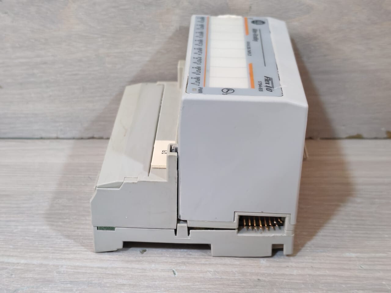 Allen-Bradley 1794-TBN Ser.A 96174274 Allen-Bradley 1794-IE8 Ser.B Analog Input Module W/ 1794-TBN Ser.A 96174274 Base 8