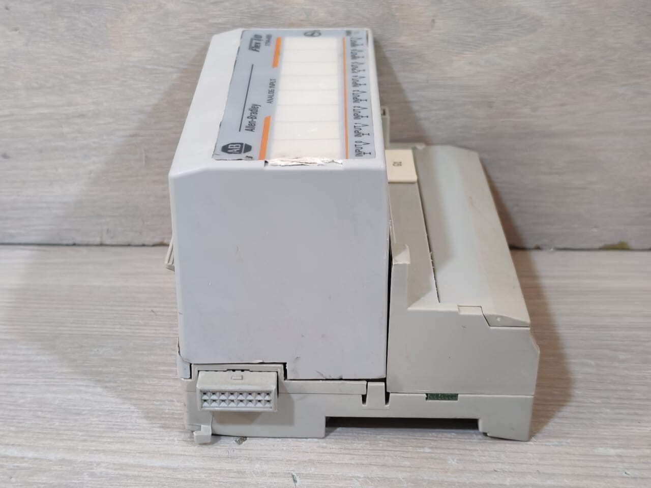 Allen-Bradley 1794-TBN Ser.A 96174274 Allen-Bradley 1794-IE8 Ser.B Analog Input Module W/ 1794-TBN Ser.A 96174274 Base 9