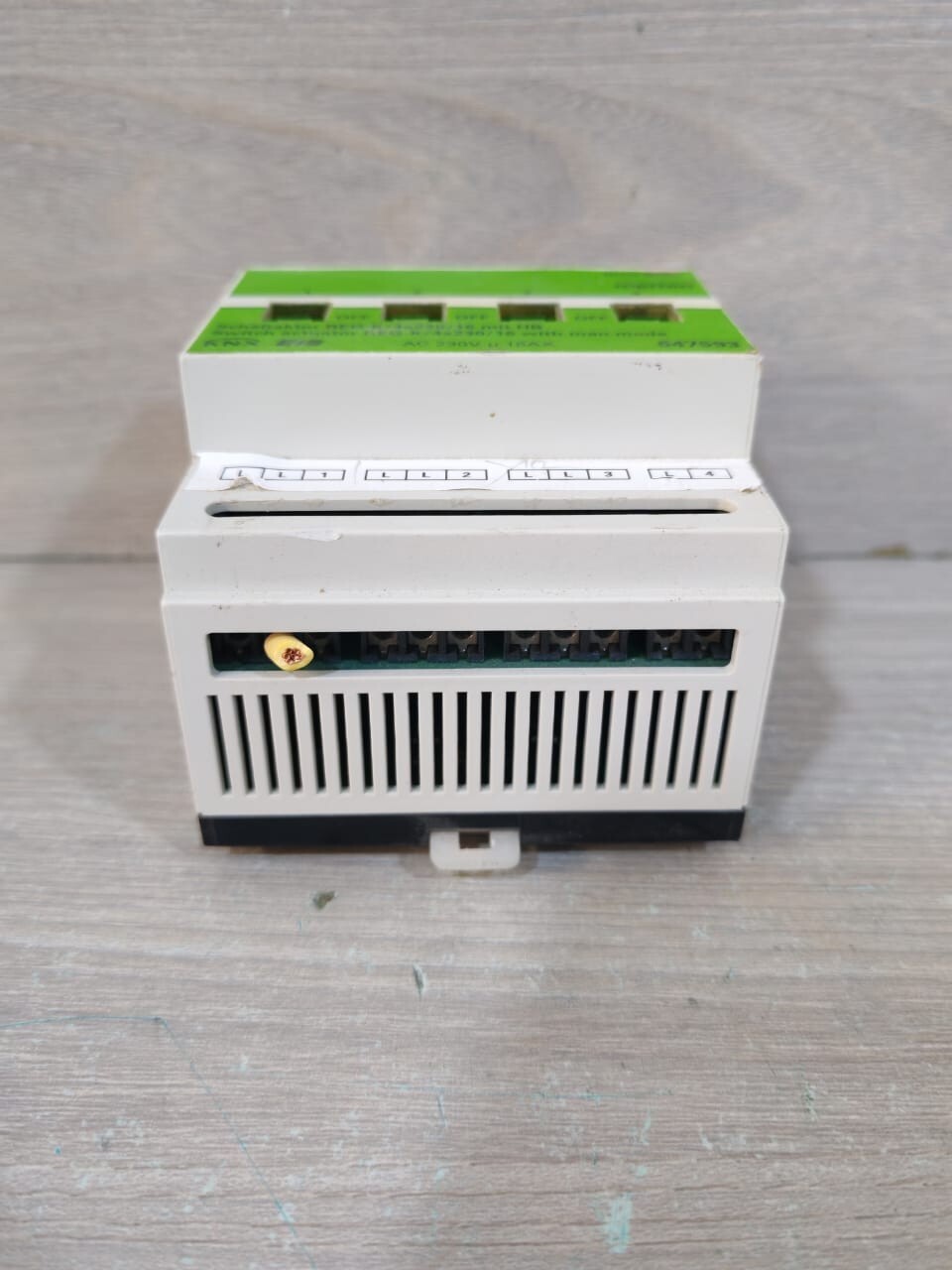 MERTEN 647593 MERTEN KNX EIB 647593 Schaltaktor REG-K/4x230/16 mit 3