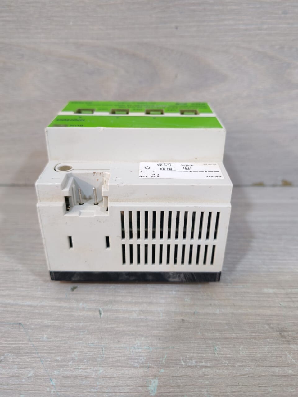 MERTEN 647593 MERTEN KNX EIB 647593 Schaltaktor REG-K/4x230/16 mit 5