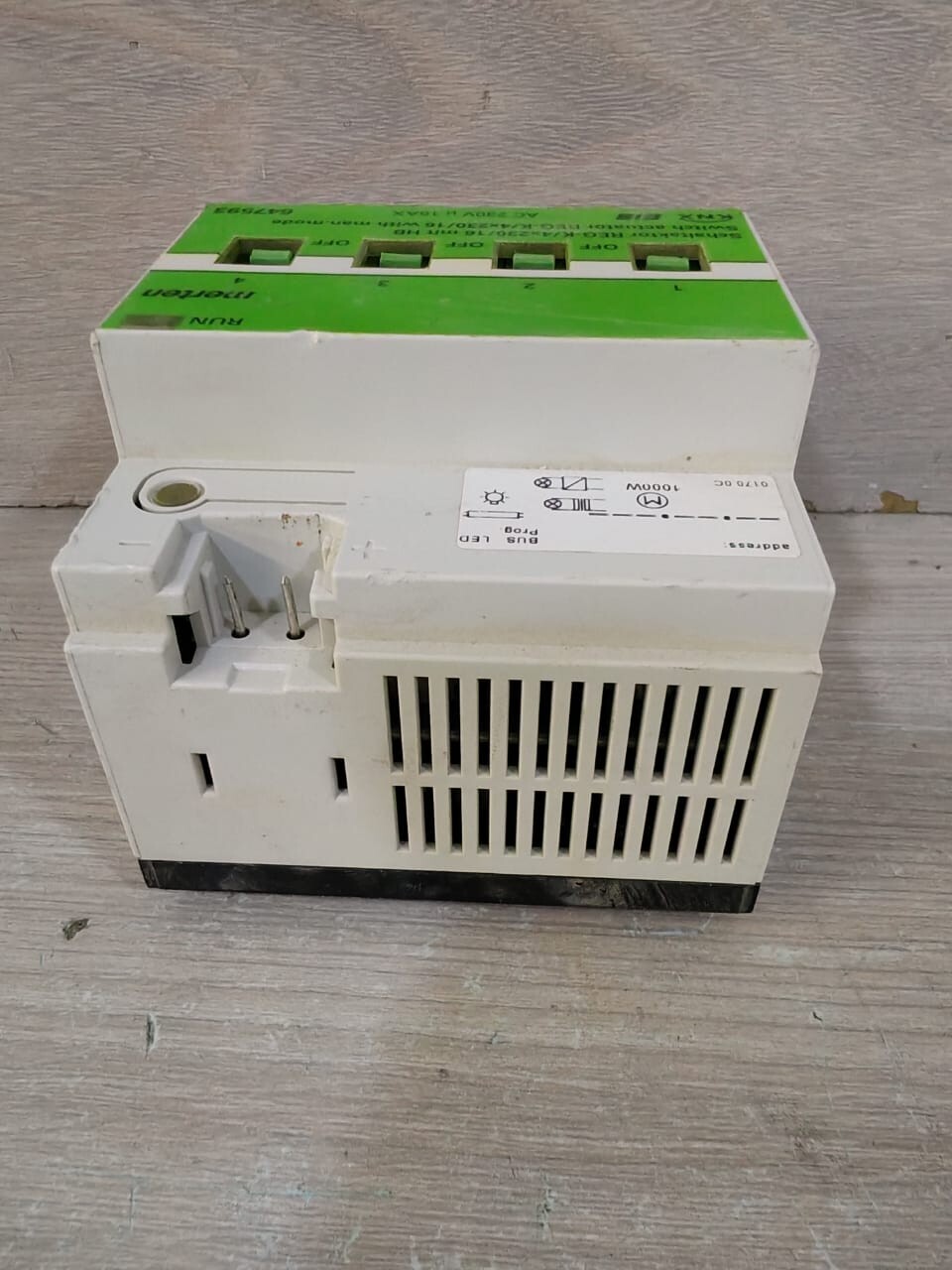 MERTEN 647593 MERTEN KNX EIB 647593 Schaltaktor REG-K/4x230/16 mit 8