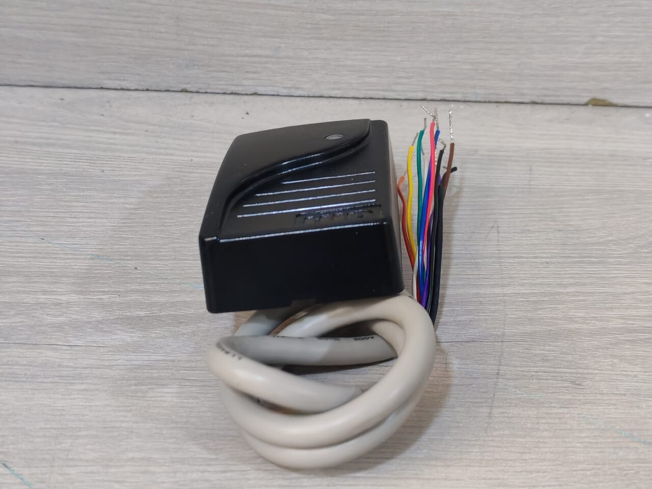 HID 6005B1B00 HID 6005B1B00 ProxPoint Plus Mini Mullion Reader 8