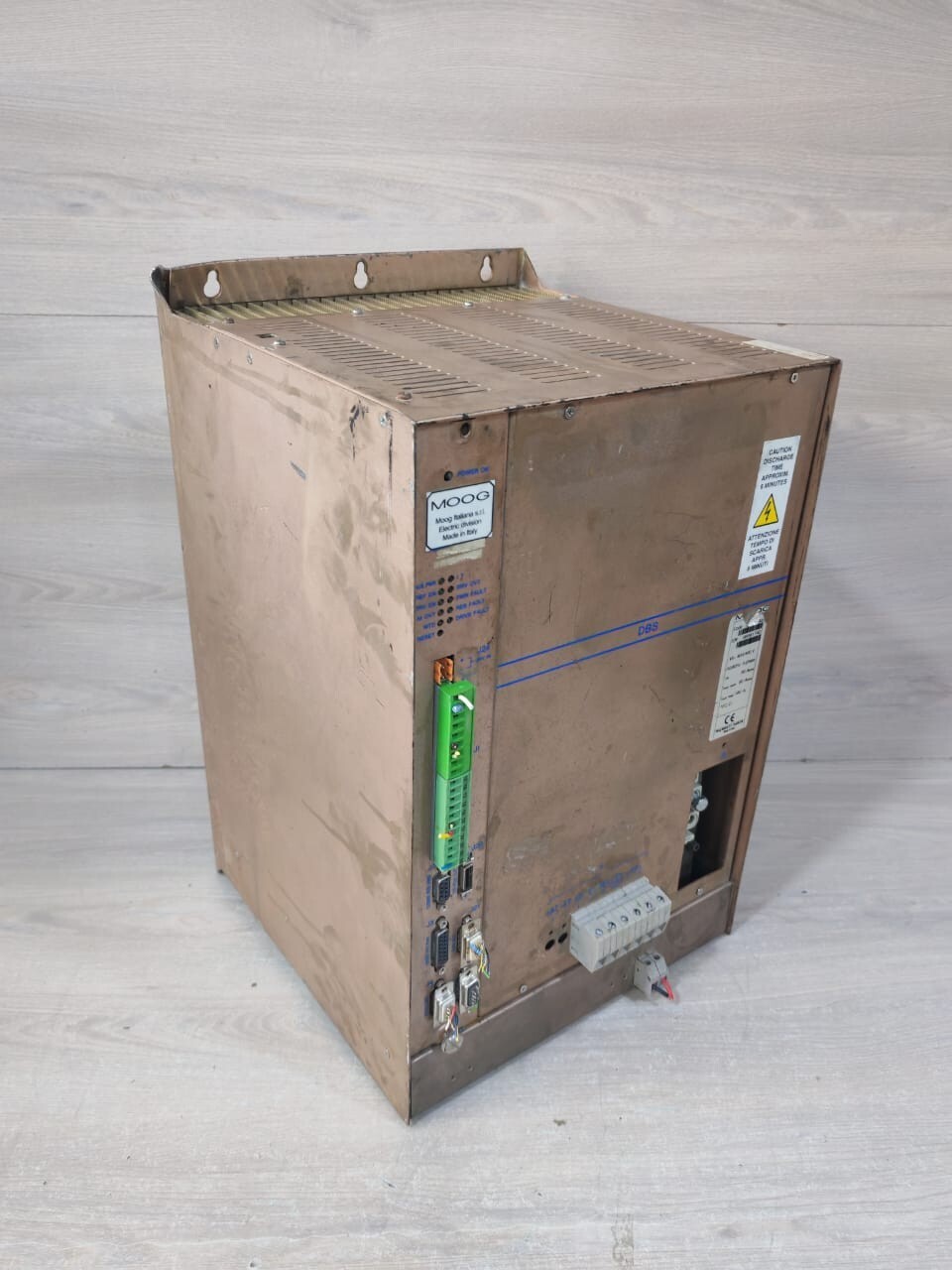 Moog CN1500A3 MOOG DBS CN1500A3 400/460V 50/60Hz 3-PHASE SERVO DRIVE 2