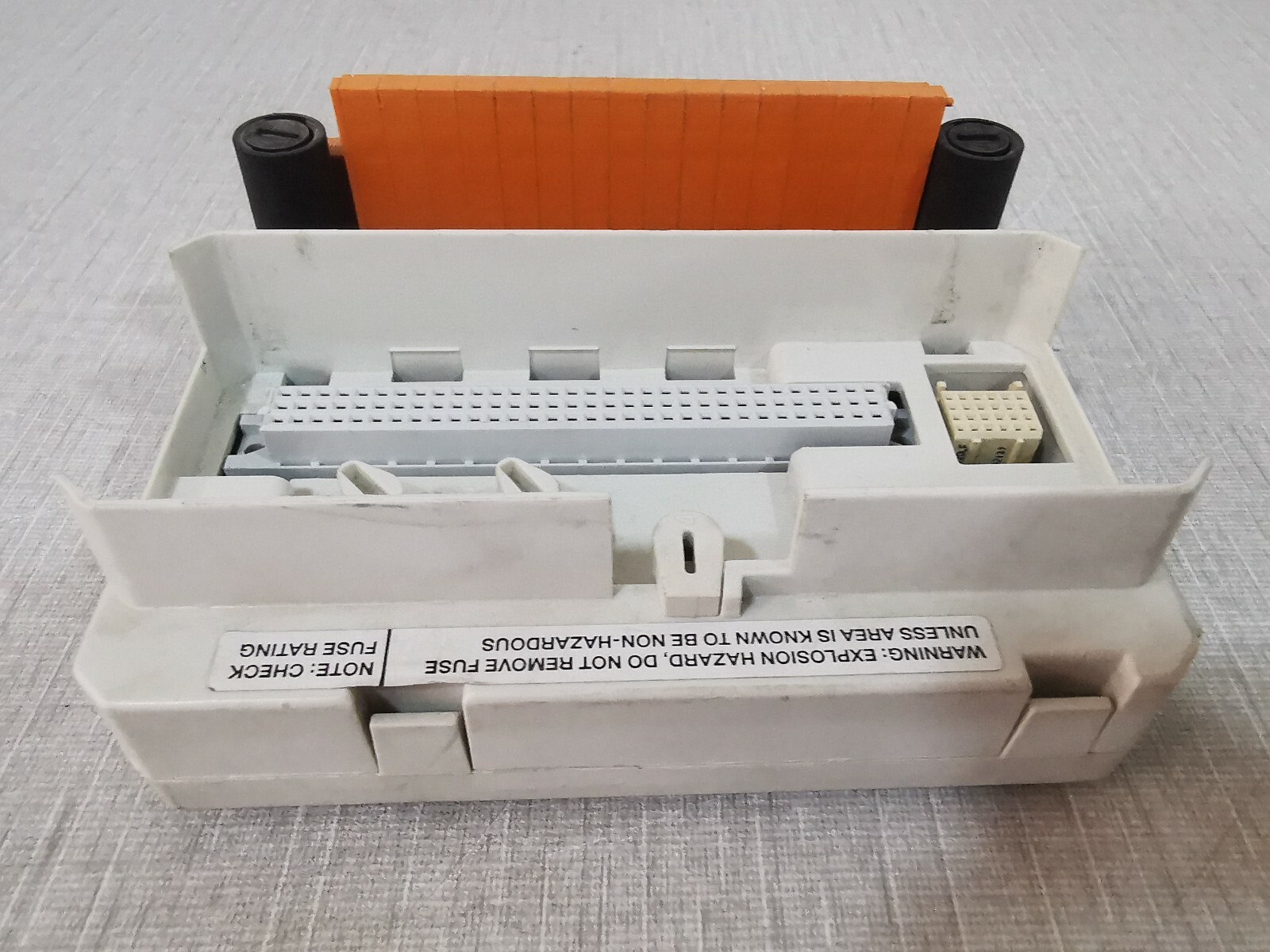 ABB TU833 ABB TU833 Base Unit 3BSE038726R1 - BASE ONLY 2