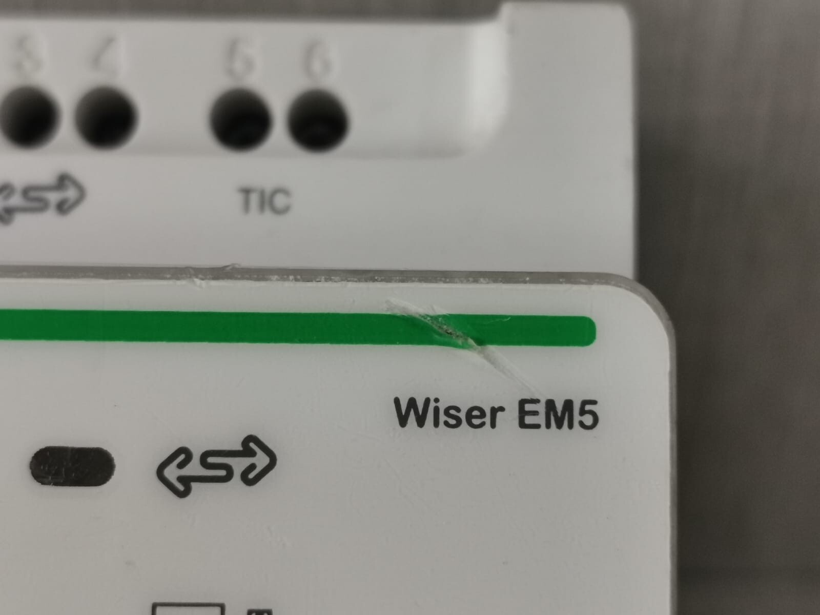 Schneider Electric EER39300 Schneider Electric EER39300 Wiser EM5 POWER SUPPLY 230V-50/60Hz 9VA 3