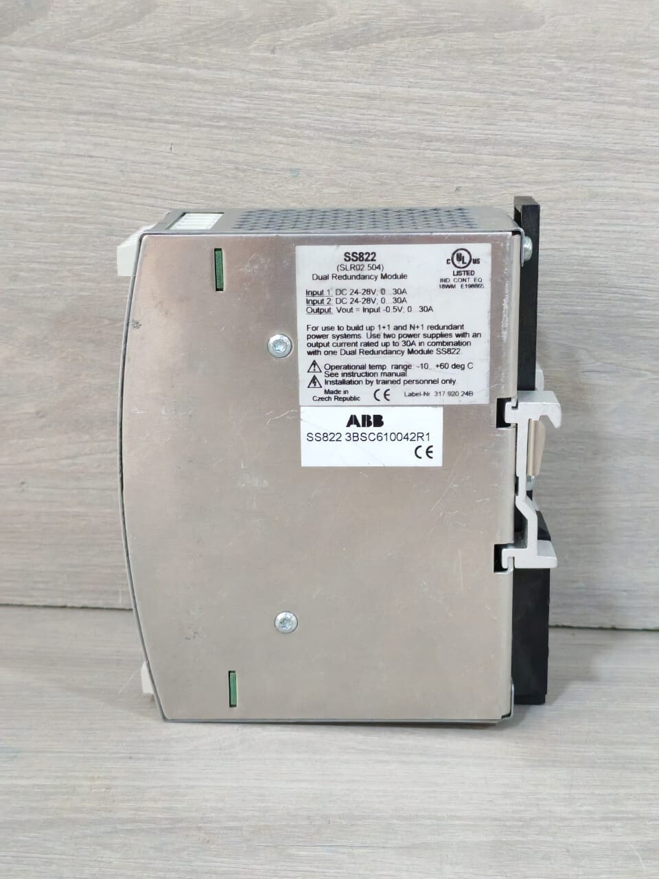 ABB DC-24 ABB SS822 3BSC610042R1 DUAL REDUNDANCY MODULE DC 24-28V.0 9