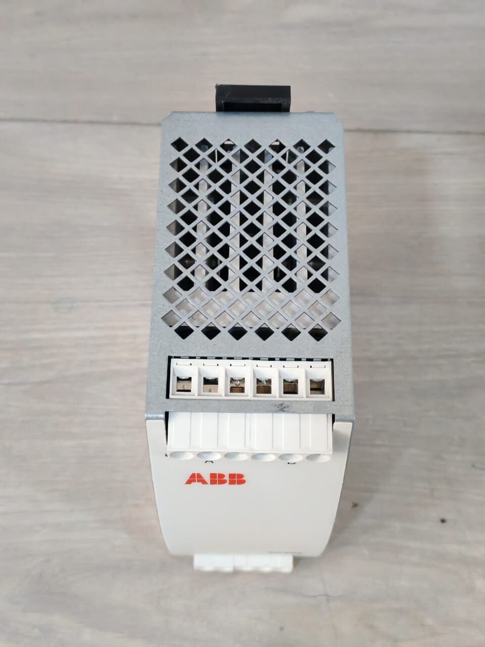 ABB DC-24 ABB SS822 3BSC610042R1 DUAL REDUNDANCY MODULE DC 24-28V.0 10