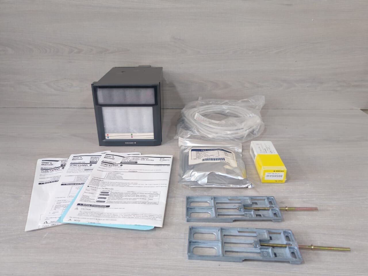 Yokogawa UR1000 YOKOGAWA UR1000 DIGITAL CHART RECORDER 436004 2