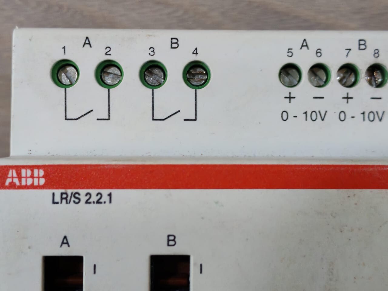 ABB GH-Q631-0036 ABB LR/S 2.2.1 GH Q631 0036 R0111 LIGHT CONTROLLER 230VAC 2