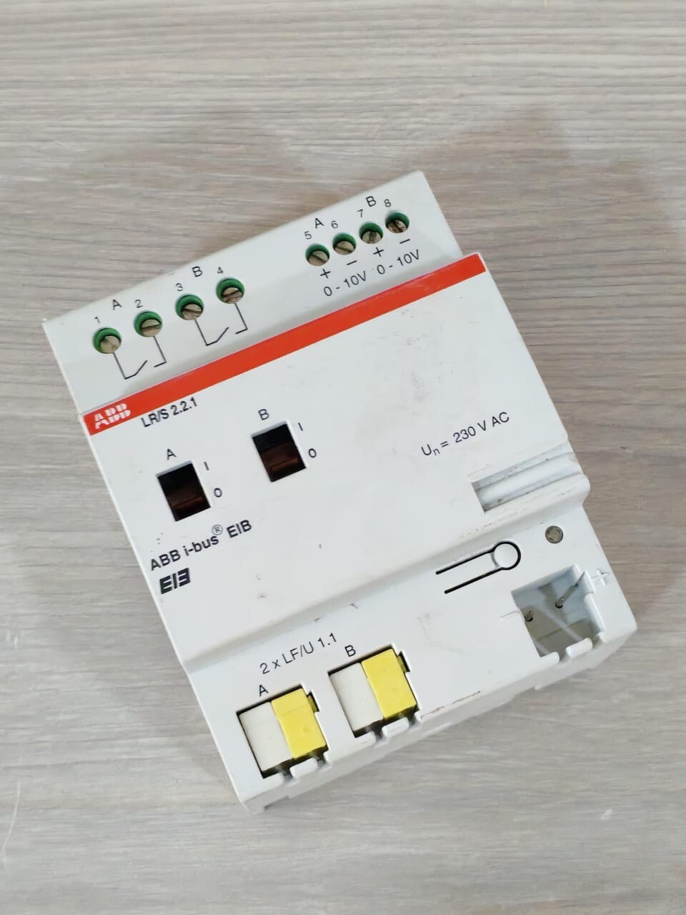 ABB GH-Q631-0036 ABB LR/S 2.2.1 GH Q631 0036 R0111 LIGHT CONTROLLER 230VAC 3