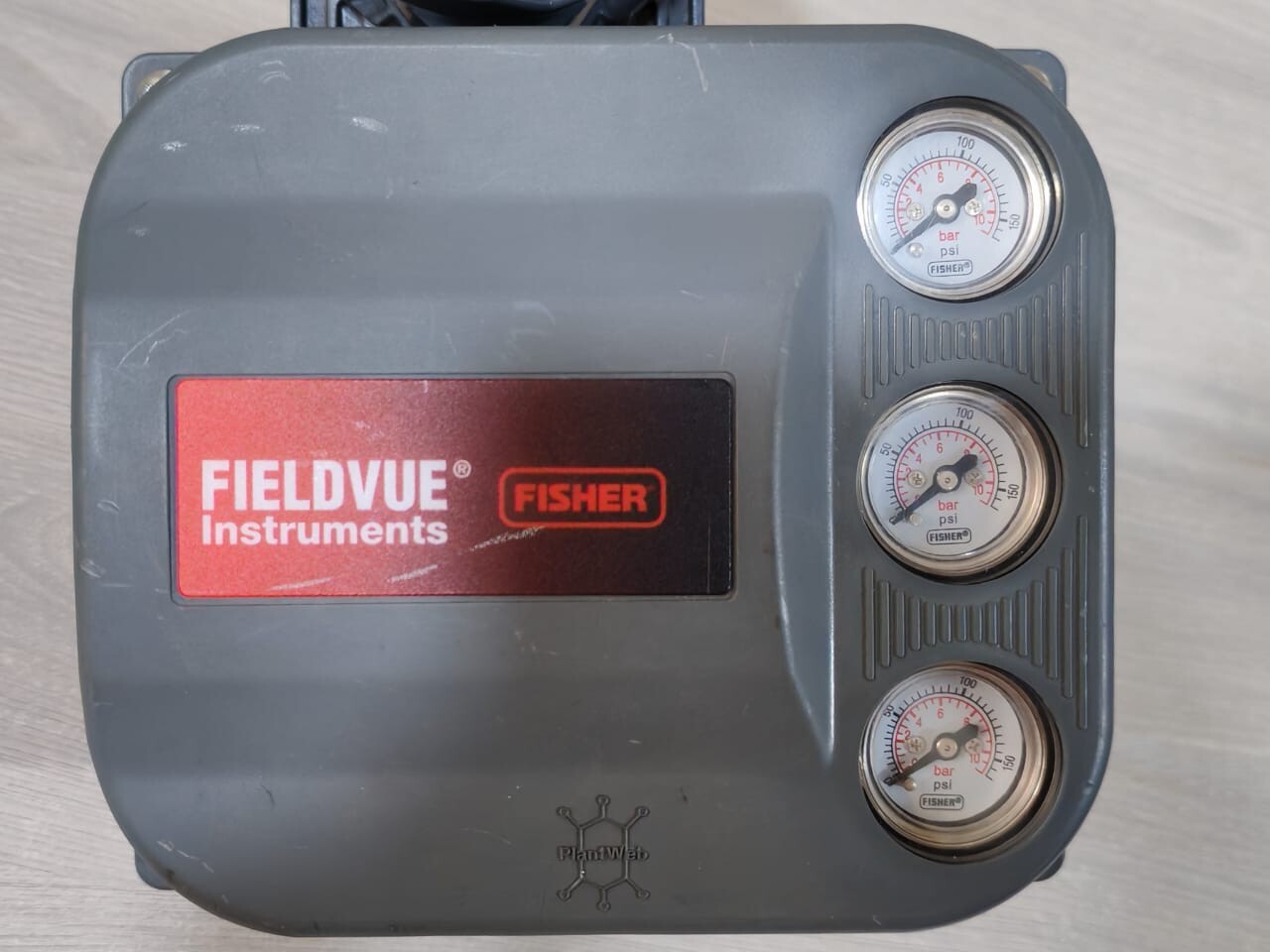 Fisher DVC6030 Fisher DVC6030 Fieldvue Electro-Pneumatic Valve Positioner 30 VDC 2