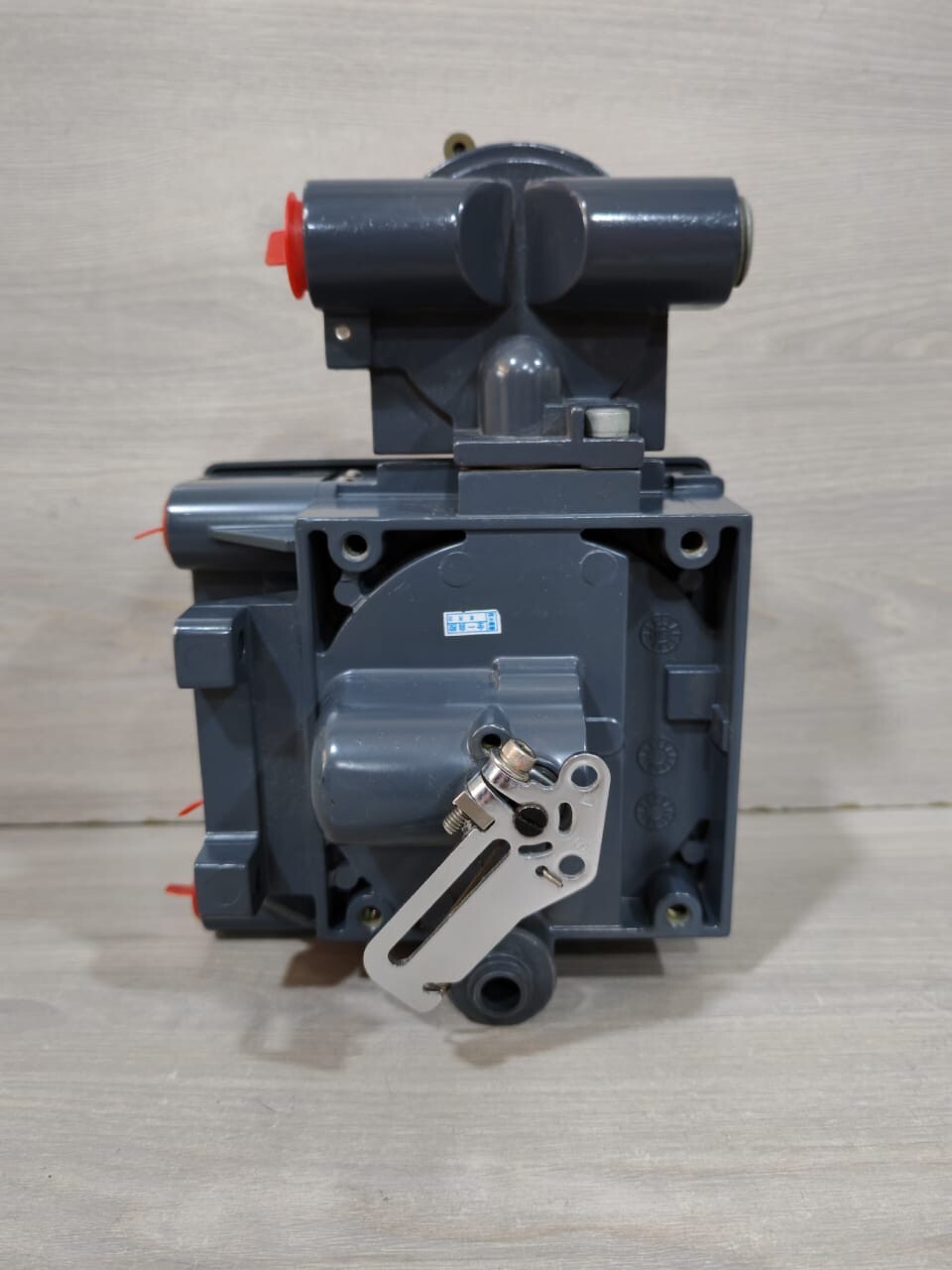 Fisher DVC6030 Fisher DVC6030 Fieldvue Electro-Pneumatic Valve Positioner 30 VDC 5