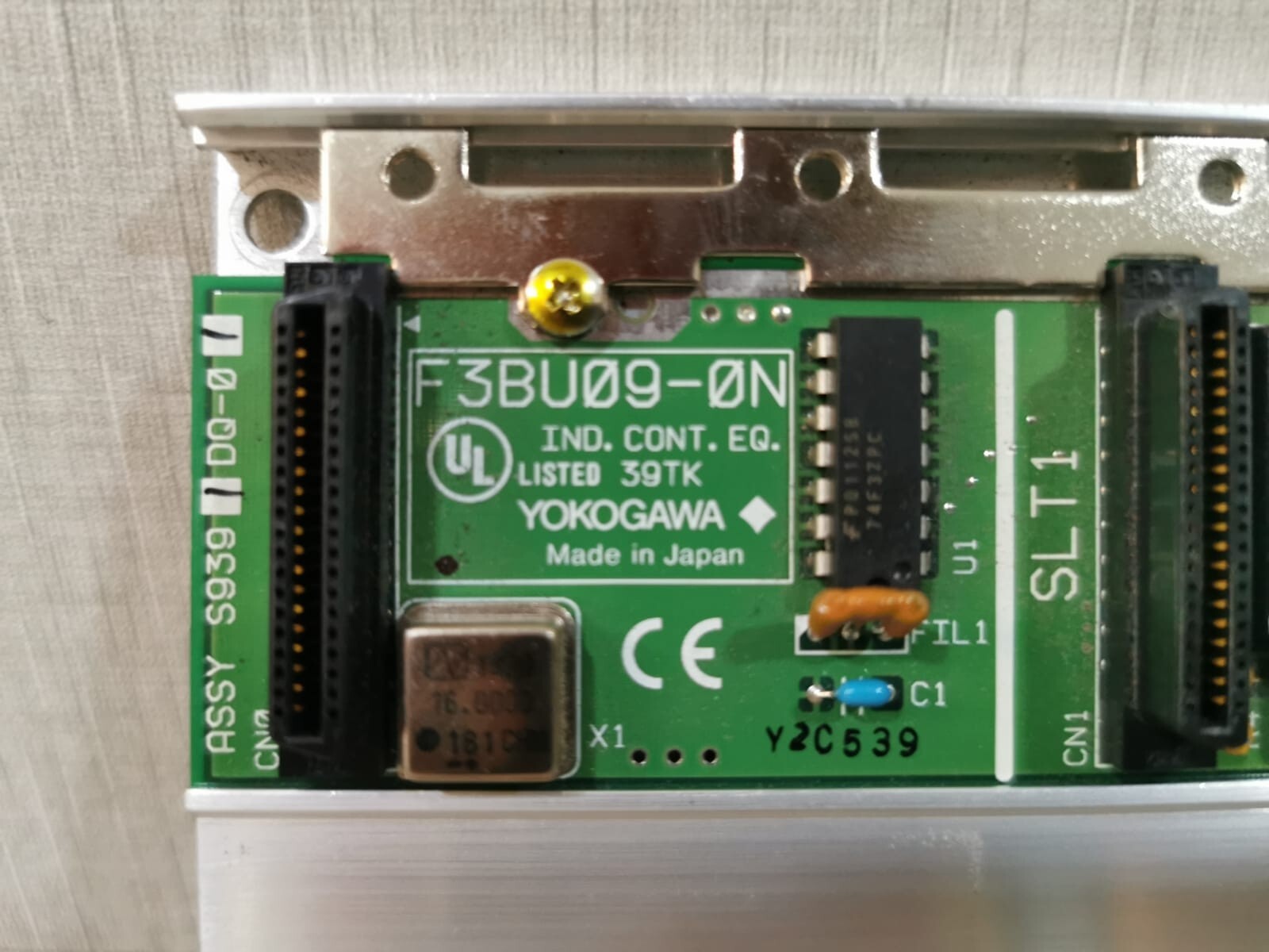 Yokogawa F3BU09-0N-S1 Yokogawa F3BU09-0N S1 Rev. A2 - 9 Slot Base Unit 2