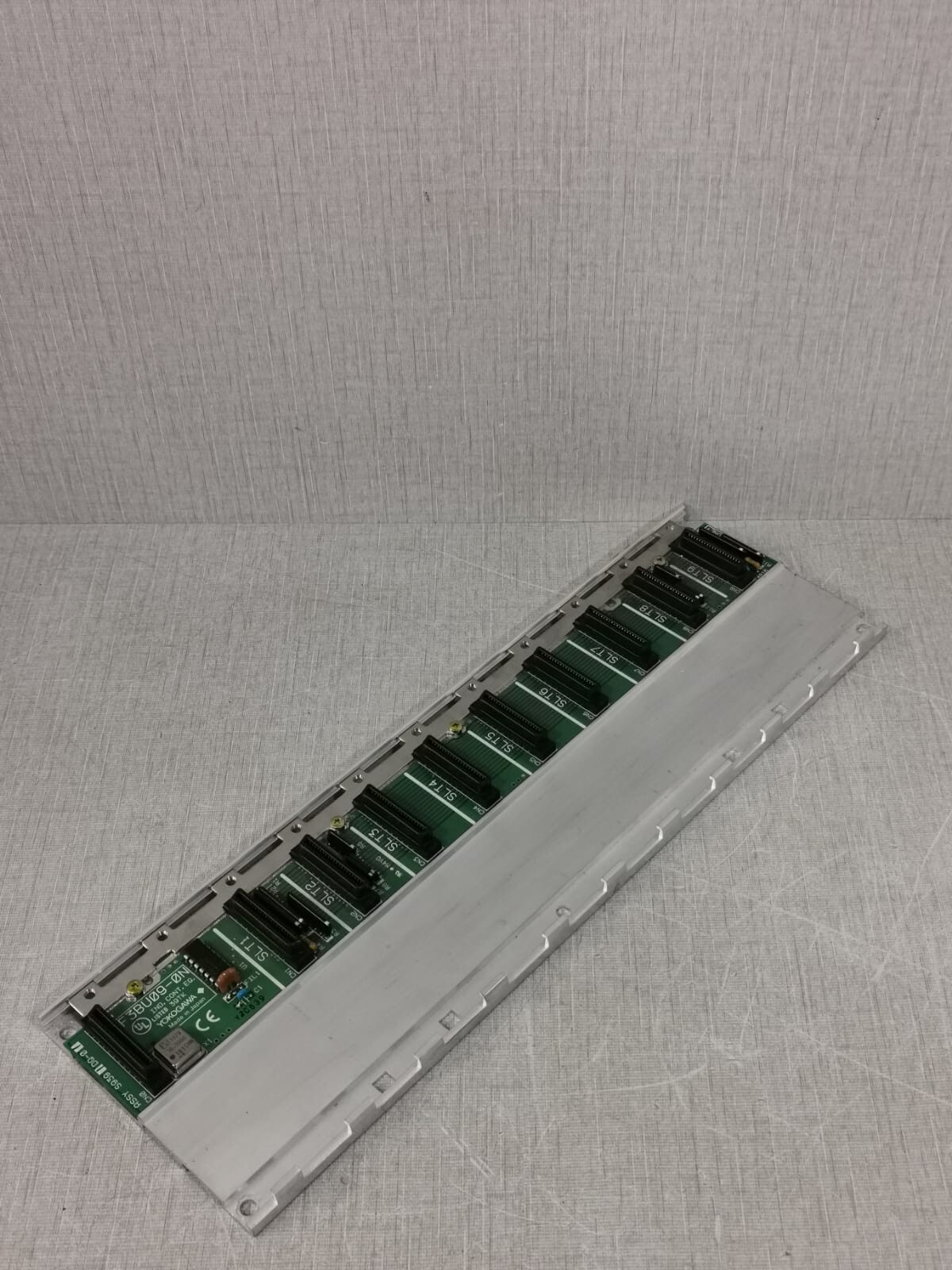 Yokogawa F3BU09-0N-S1 Yokogawa F3BU09-0N S1 Rev. A2 - 9 Slot Base Unit 4