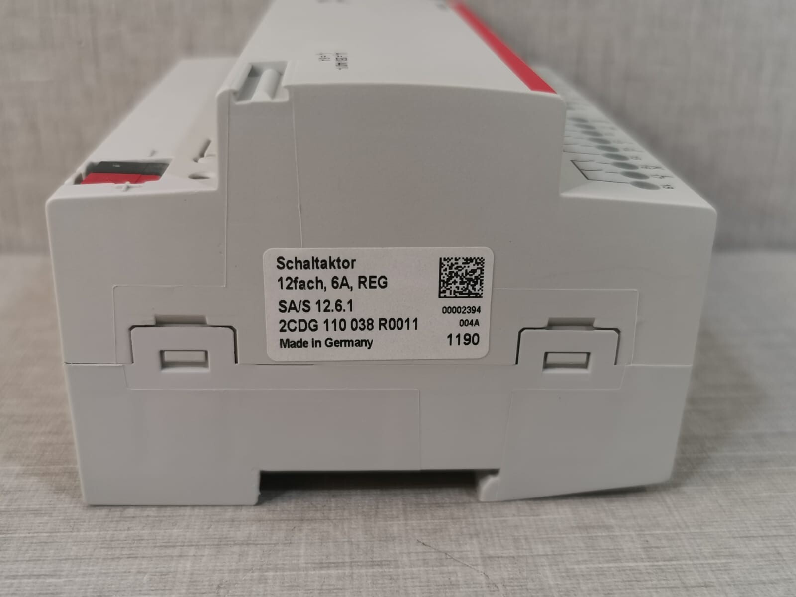 ABB R0011 ABB SA/S 12.6.1 Switch Actuator 2CDG 110 038 R0011 6