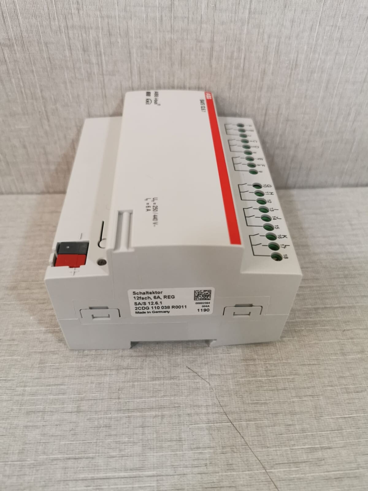 ABB R0011 ABB SA/S 12.6.1 Switch Actuator 2CDG 110 038 R0011 7