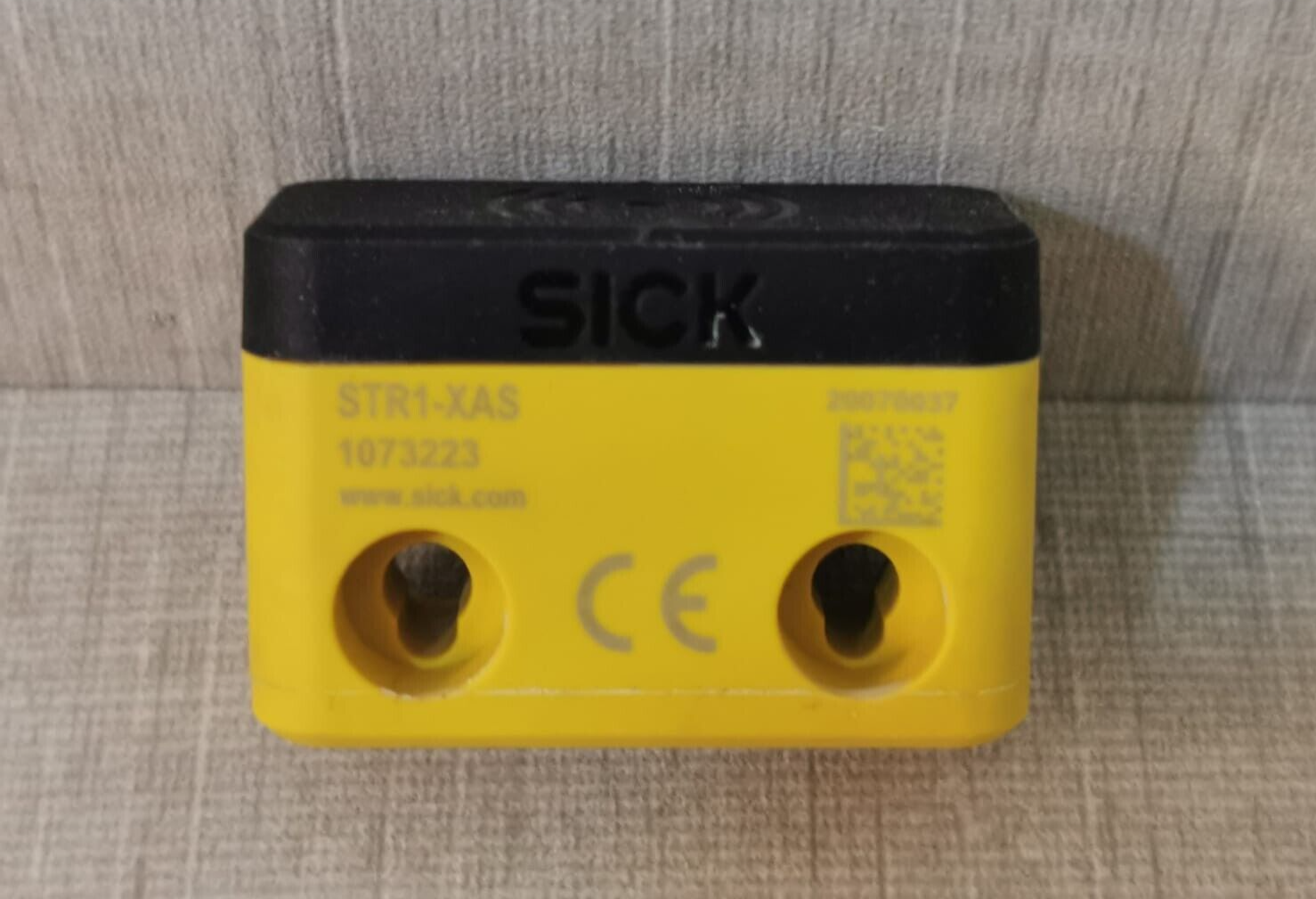 SICK 1073223 SICK STR1-XAS Safety Switch 1073223 2