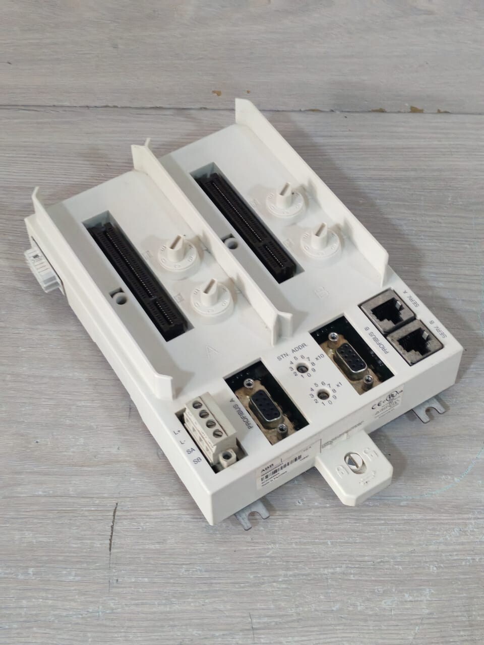 ABB TU847 ABB TU847 3BSE022462R1 PR:A MODULE TERMINATION UNIT 2