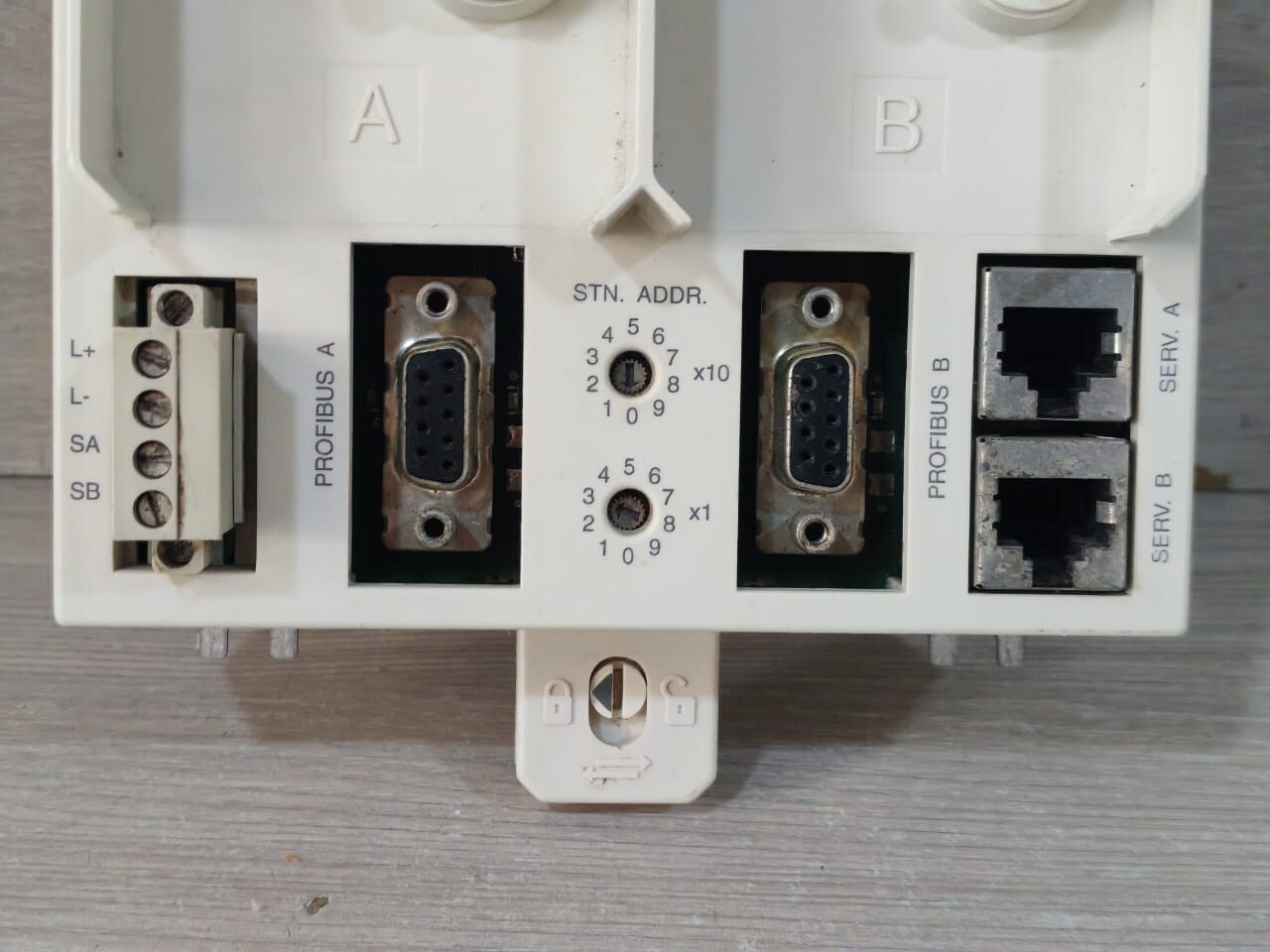 ABB TU847 ABB TU847 3BSE022462R1 PR:A MODULE TERMINATION UNIT 4