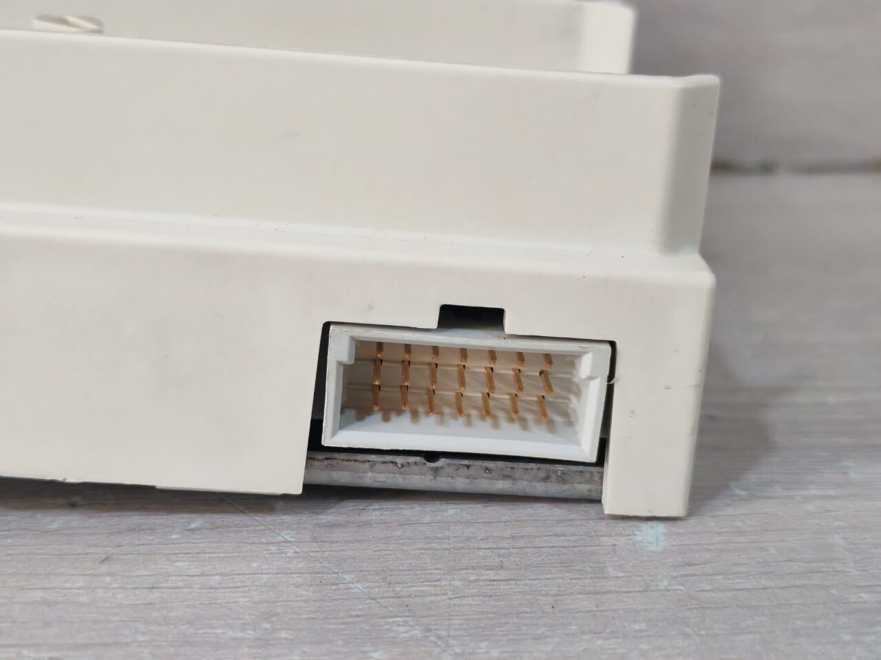 ABB TU847 ABB TU847 3BSE022462R1 PR:A MODULE TERMINATION UNIT 8