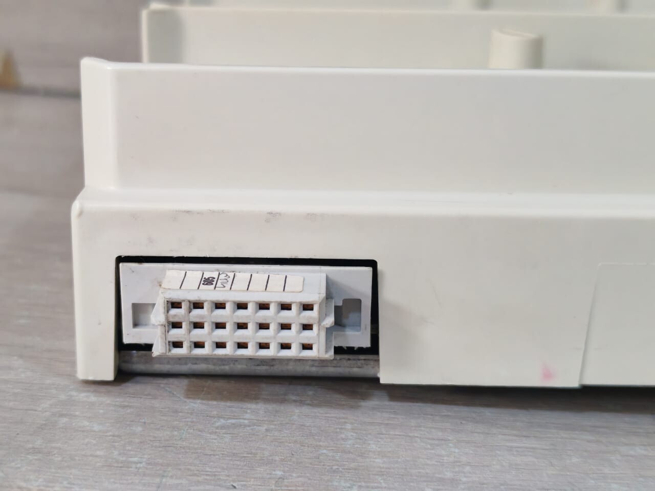 ABB TU847 ABB TU847 3BSE022462R1 PR:A MODULE TERMINATION UNIT 9
