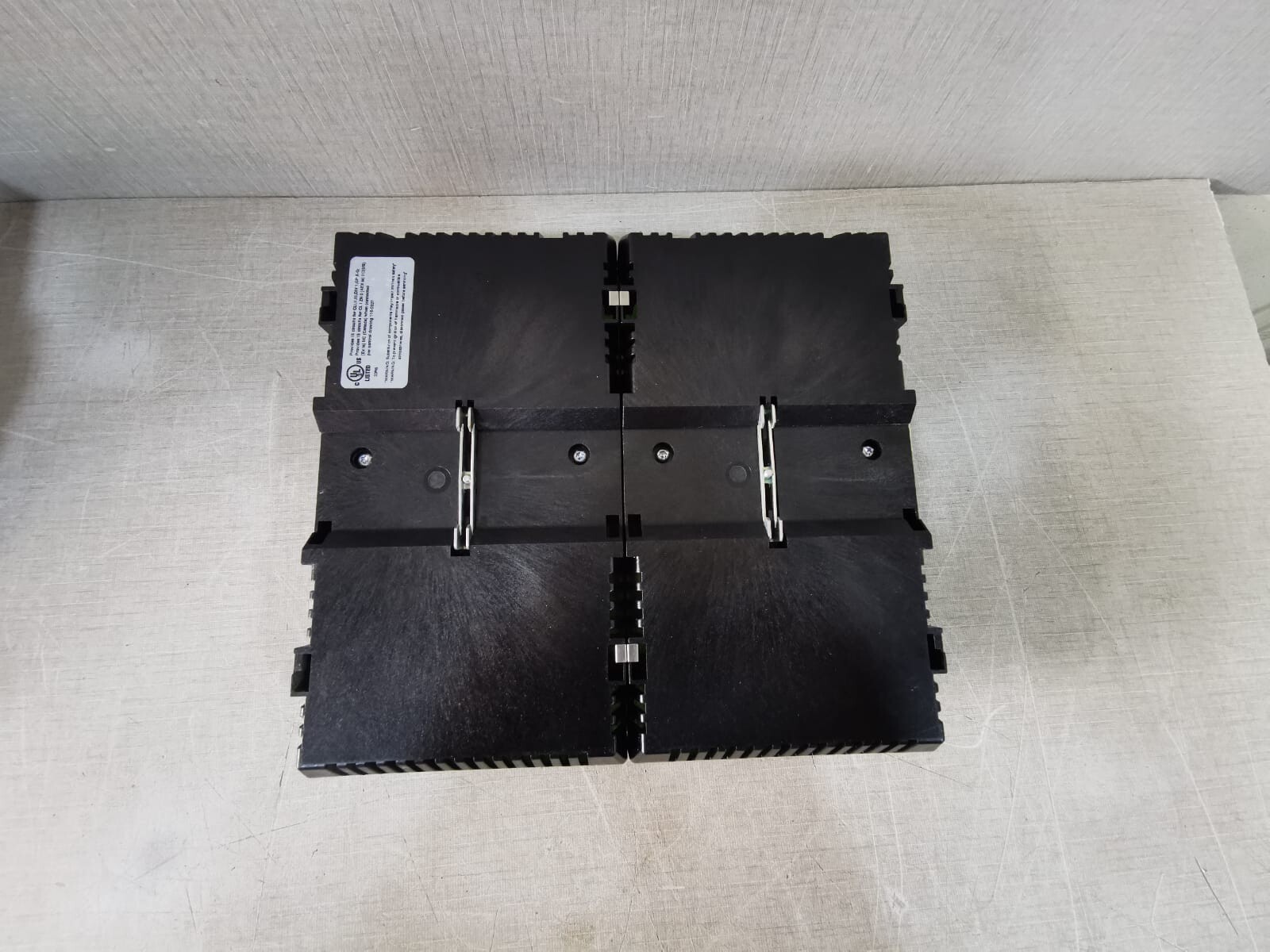 Pepperl+Fuchs HICTB16-HON-SD37-PL Pepperl+Fuchs HICTB16-HON-SD37-PL TERMINATION BOARD P/n: 195056 - w/ Broken Clip 9