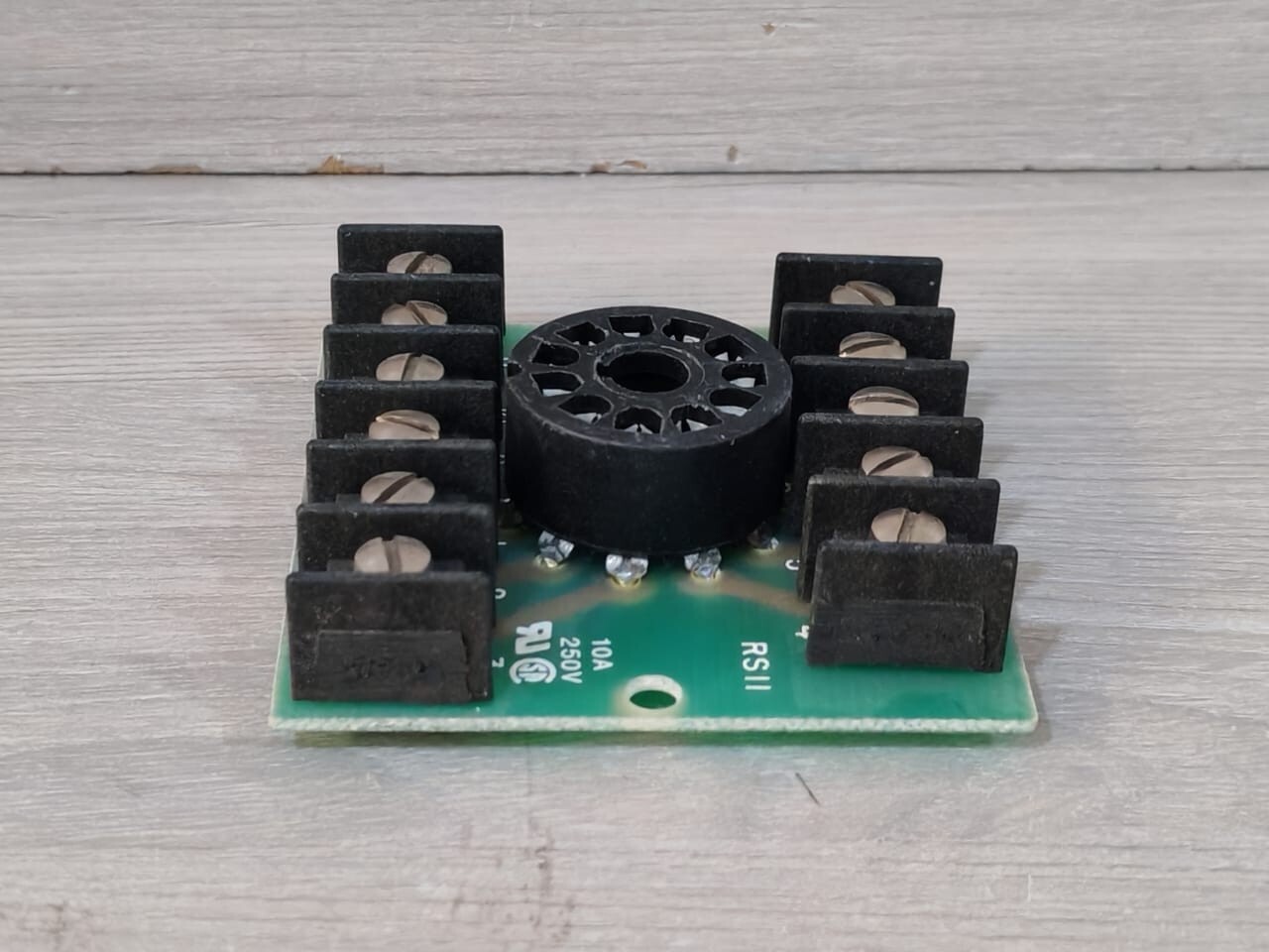 Curtis RS11 CURTIS MILW WIS RS11 Relay 10A 250V 4