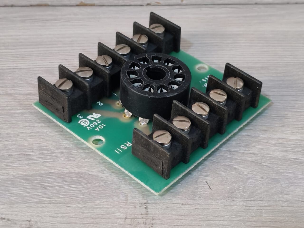 Curtis RS11 CURTIS MILW WIS RS11 Relay 10A 250V 7