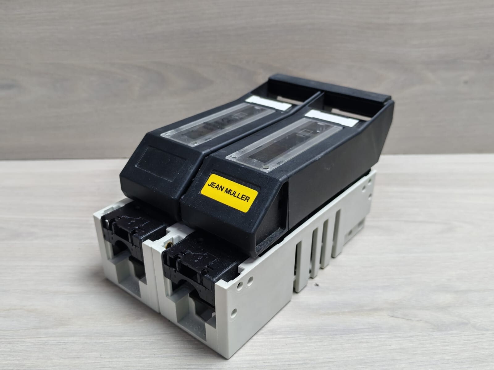 JEAN MULLER LTL00-2/9 JEAN MULLER LTL00-2/9 FUSE SWITCH DISCONNECTOR T5911013- WITH OLD STOCK BOX 10