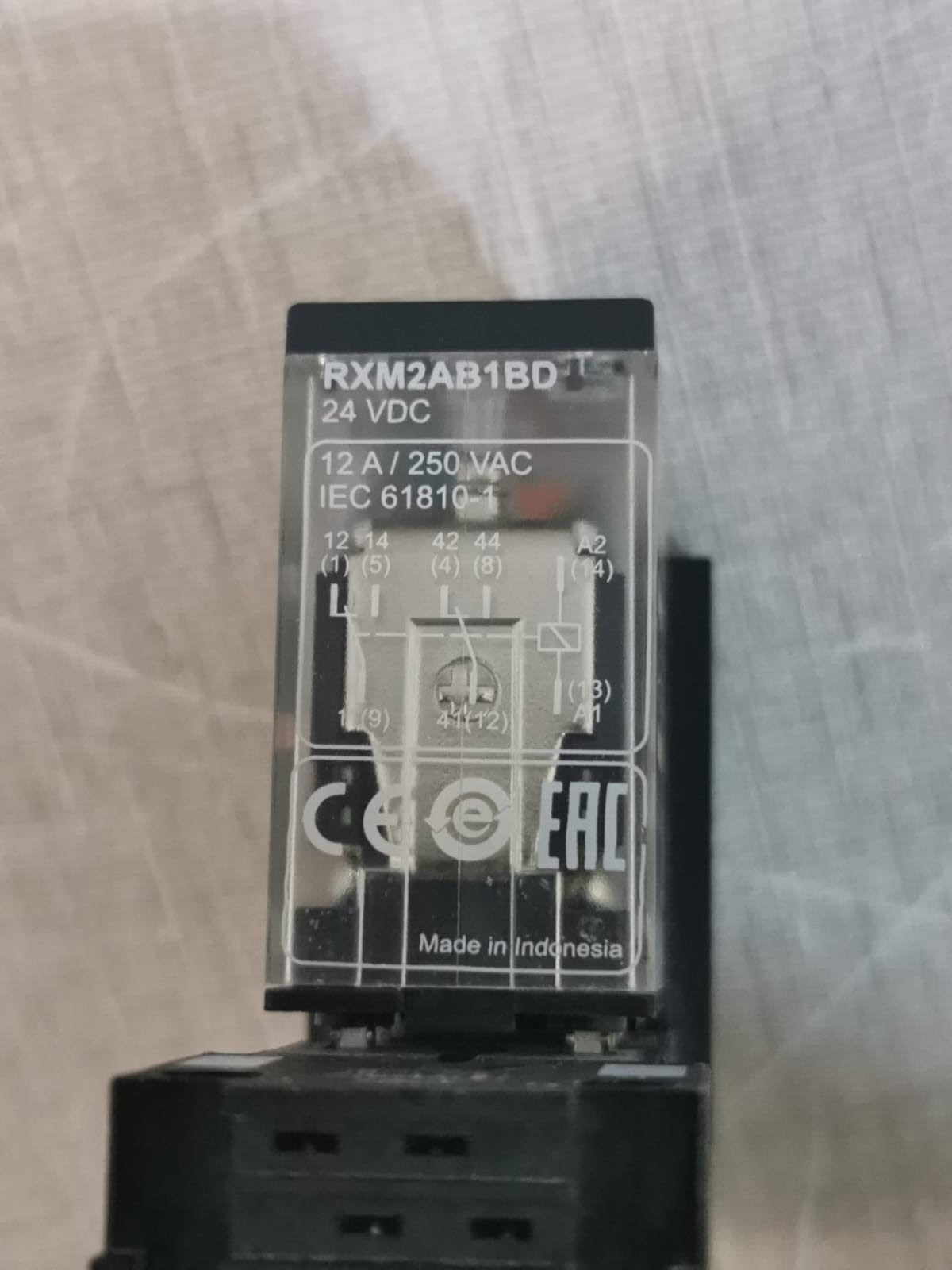 Schneider Electric RXM2AB1BD-&-RXZE2S108M Schneider Electric RXM2AB1BD & RXZE2S108M Relay Socket 3