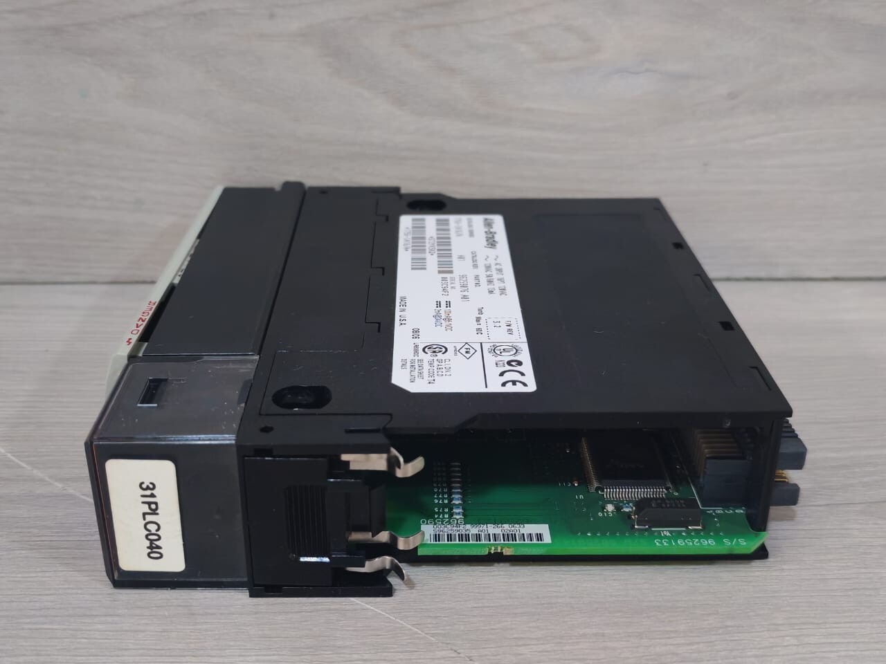 Rockwell Automation 1756-IA16 Allen-Bradley 1756-IA16/A H01 Input Module Catalog 96259076 A01 10