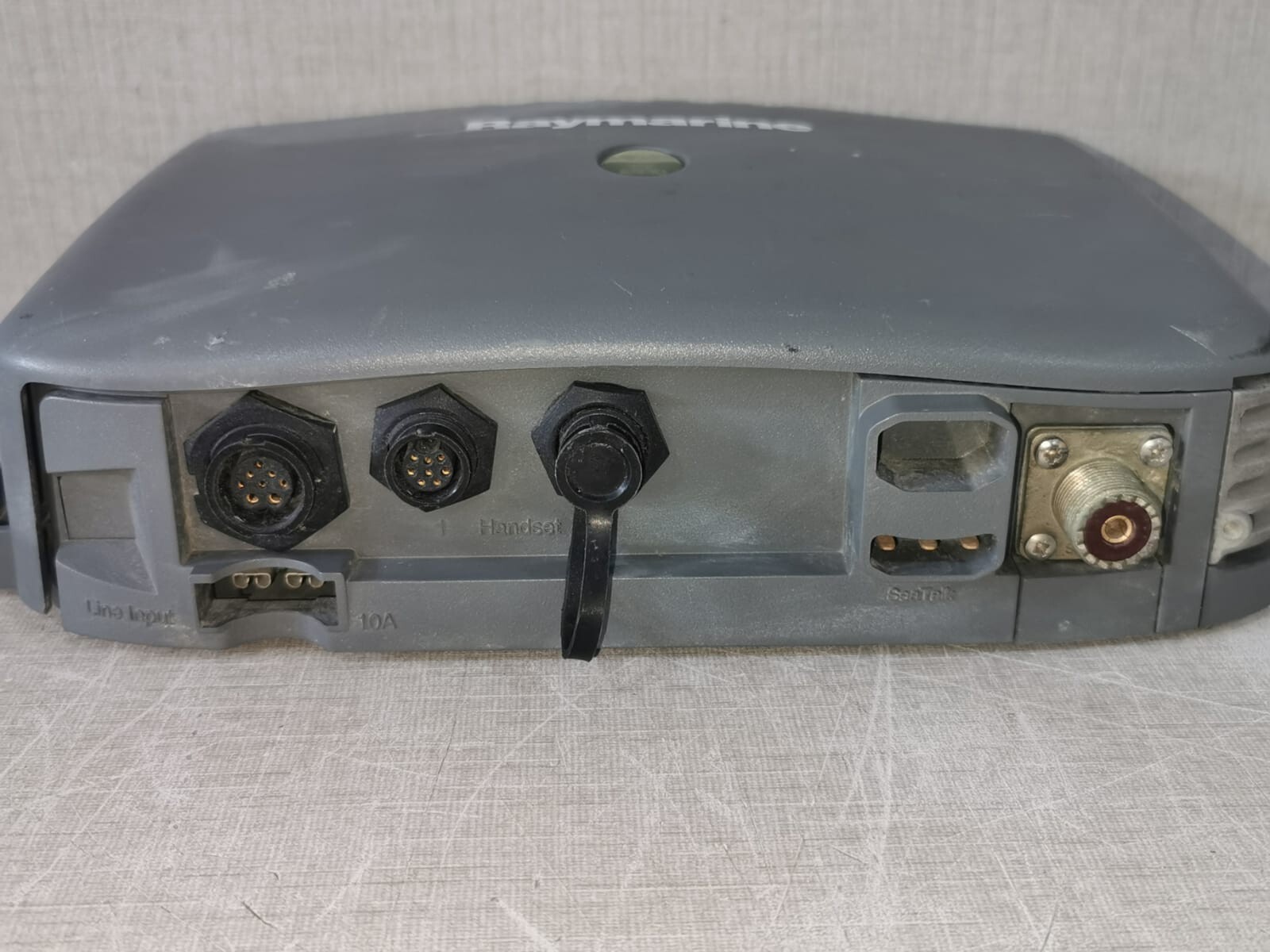 Raymarine RAY240E Raymarine RAY240E VHF Radio Transceiver R49131, 10.8-15.6VDC - Broken Cover Case 6