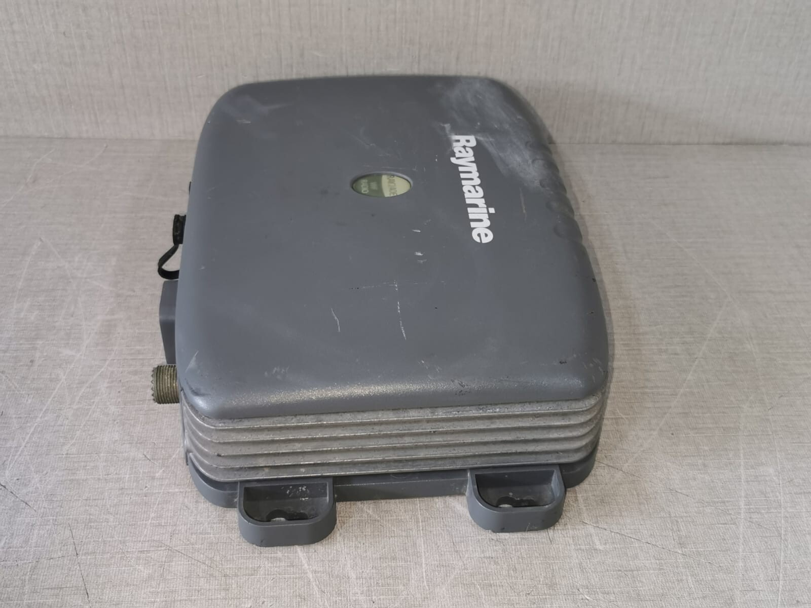 Raymarine RAY240E Raymarine RAY240E VHF Radio Transceiver R49131, 10.8-15.6VDC - Broken Cover Case 9