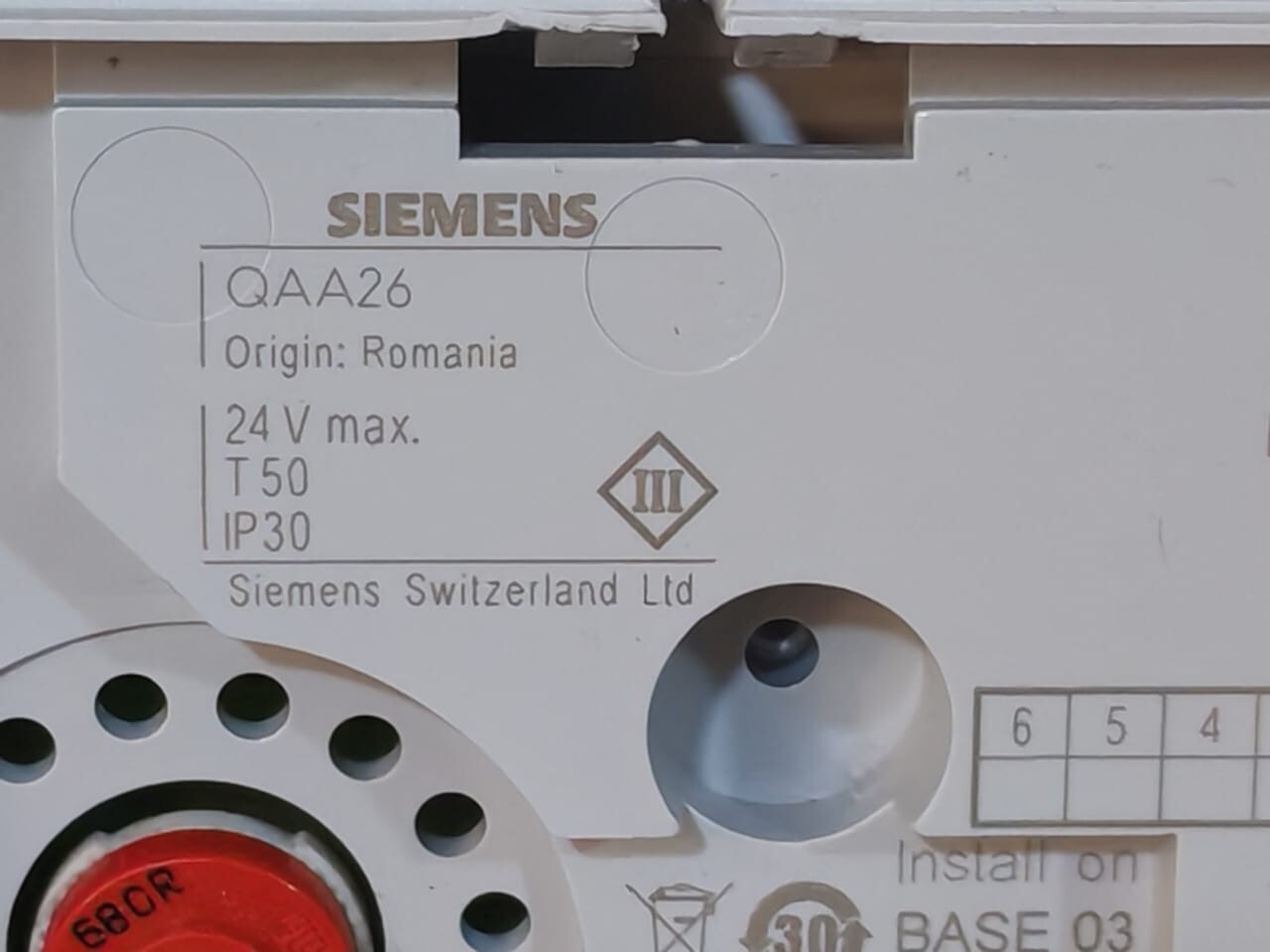 Siemens QAA26 Siemens QAA26 Room Temperature Sensor 3