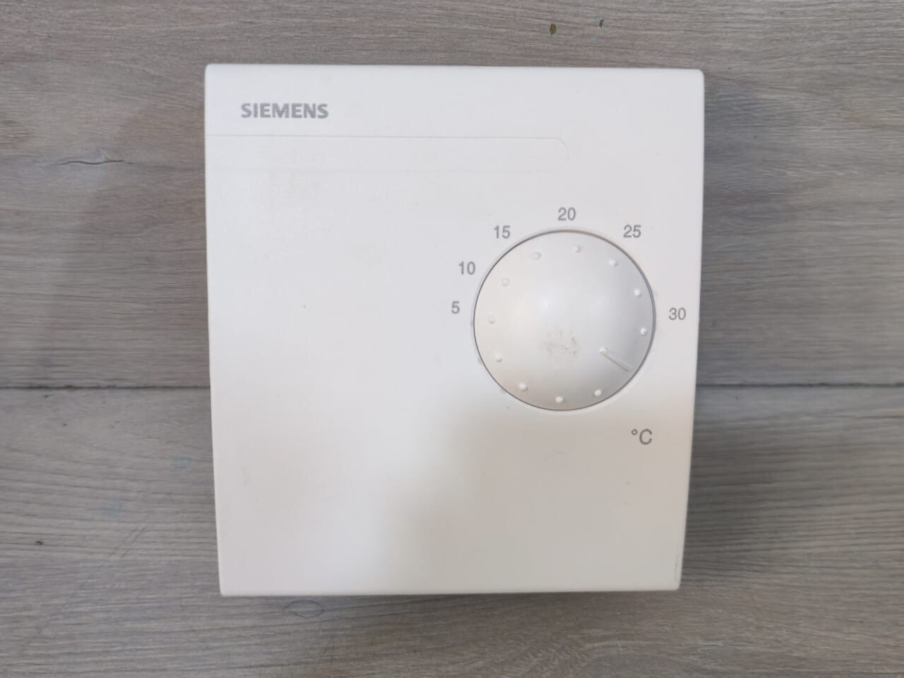 Siemens QAA26 Room Temperature Sensor