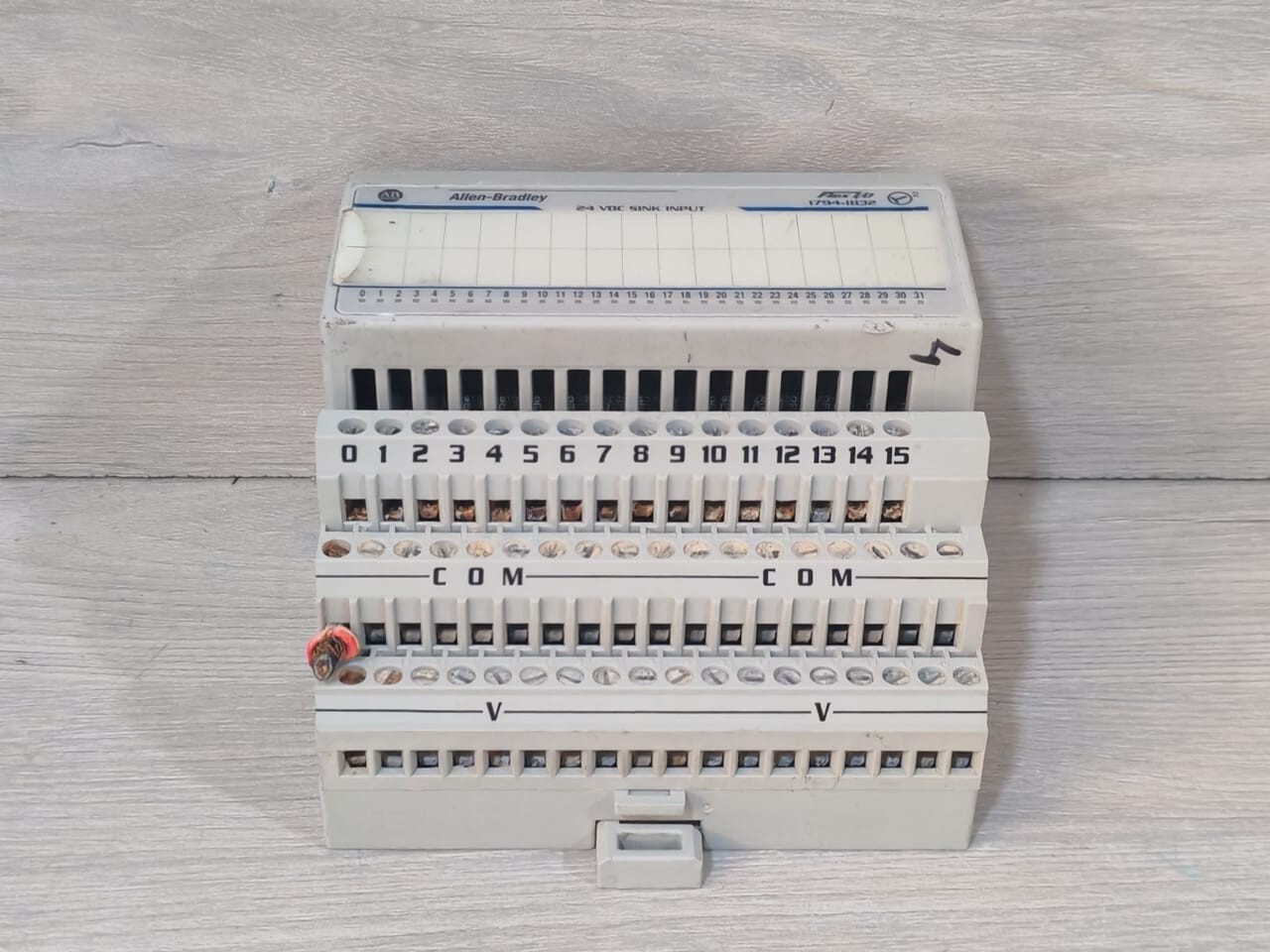 Rockwell Automation 1794-IB32 Allen-Bradley 1794-IB32 Ser.A 97284671 Rev.A01 W/ 1794-TB3 Ser.A 92414871 Base 7