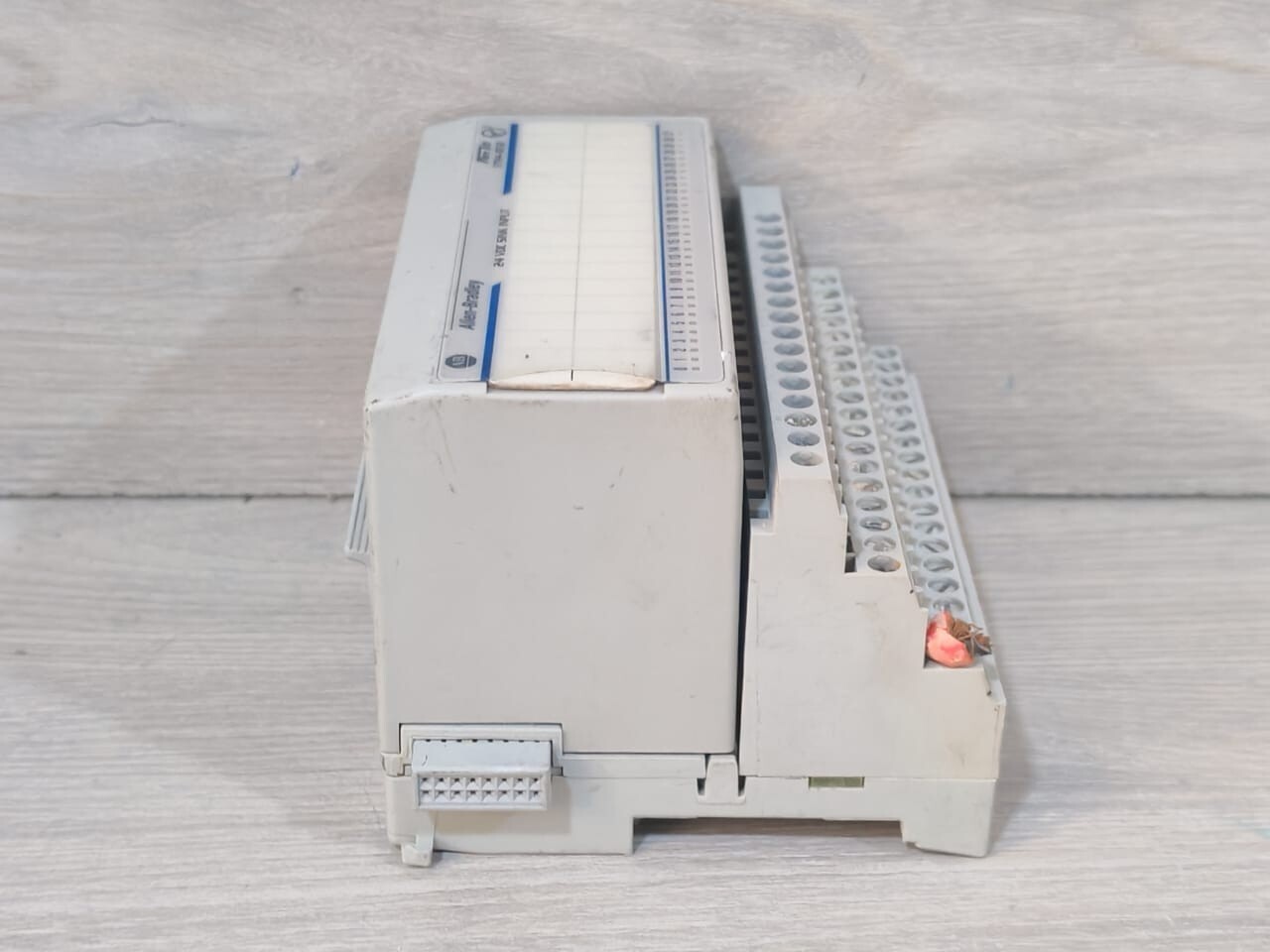 Rockwell Automation 1794-IB32 Allen-Bradley 1794-IB32 Ser.A 97284671 Rev.A01 W/ 1794-TB3 Ser.A 92414871 Base 9