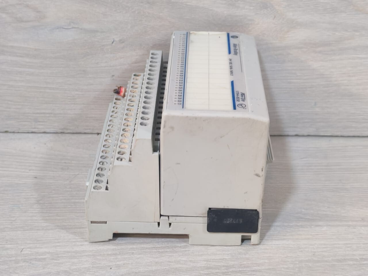 Rockwell Automation 1794-IB32 Allen-Bradley 1794-IB32 Ser.A 97284671 Rev.A01 W/ 1794-TB3 Ser.A 92414871 Base 10