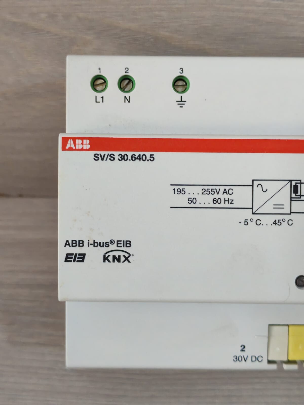 ABB GH-Q631-0048 ABB SV/S 30.640.5 GH Q631 0048 R0111 EIB POWER SUPPLY 640mA 3