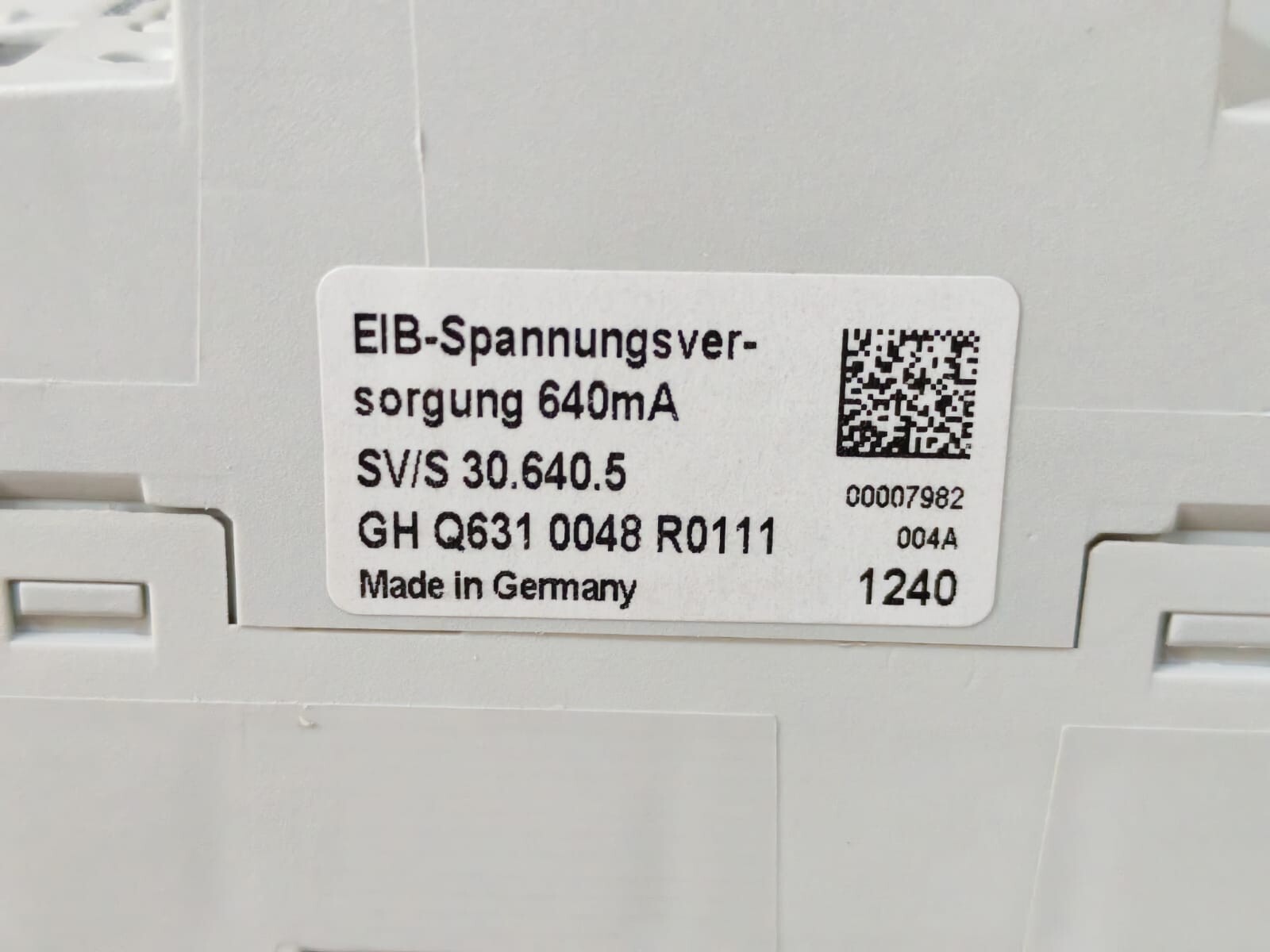 ABB GH-Q631-0048 ABB SV/S 30.640.5 GH Q631 0048 R0111 EIB POWER SUPPLY 640mA 8