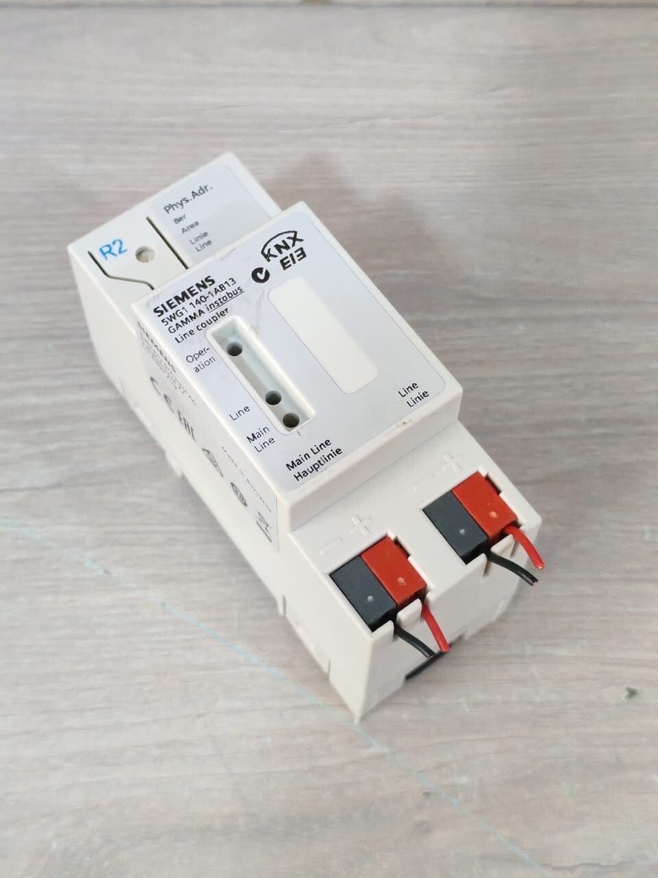 Siemens 5WG1 140-1AB13 SIEMENS GAMMA 5WG1 140-1AB13 INSTABUS LINE COUPLER 3