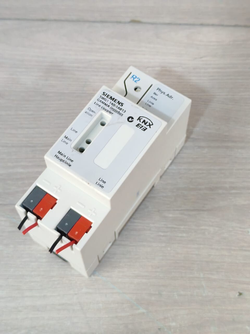 Siemens 5WG1 140-1AB13 SIEMENS GAMMA 5WG1 140-1AB13 INSTABUS LINE COUPLER 4