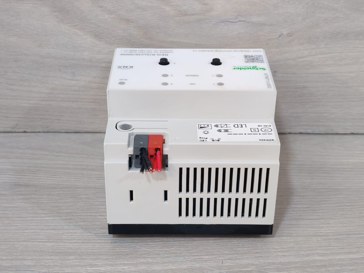 Schneider Electric MTN6710-0002 Schneider Electric MTN6710-0002 Knx Universal Dimming Actuator 8