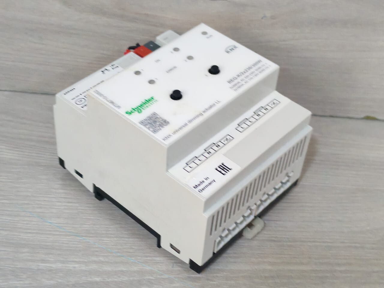 Schneider Electric MTN6710-0002 Schneider Electric MTN6710-0002 Knx Universal Dimming Actuator 10