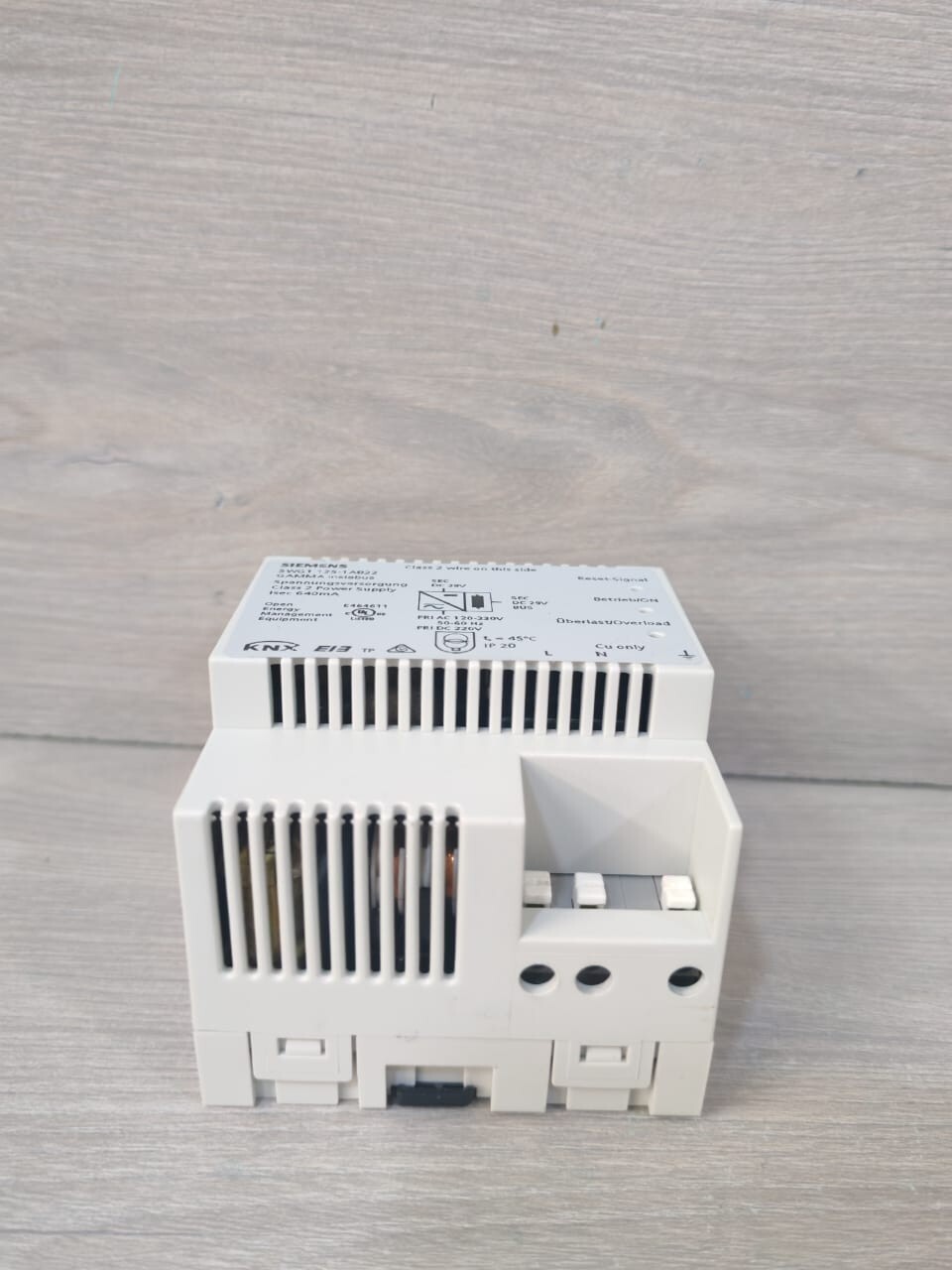 Siemens 5WG1 125-1AB22 Siemens 5WG1 125-1AB22 Gamma Instabus Power Supply 7