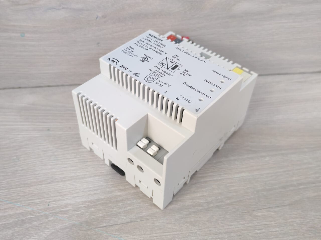 Siemens 5WG1 125-1AB22 Siemens 5WG1 125-1AB22 Gamma Instabus Power Supply 10