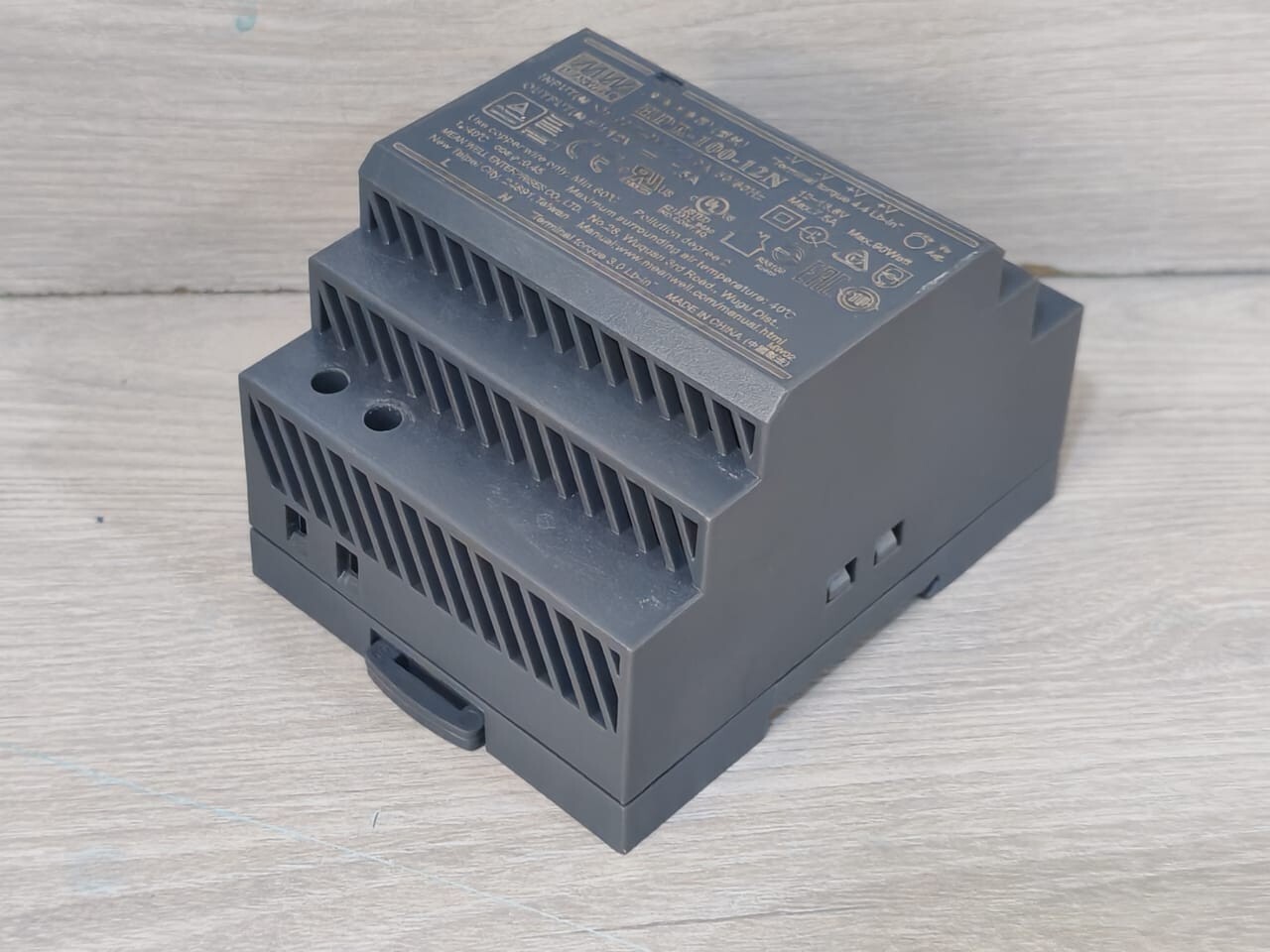MEAN WELL HDR-100-12N MEAN WELL HDR-100-12N DIN Rail Power Supply 8