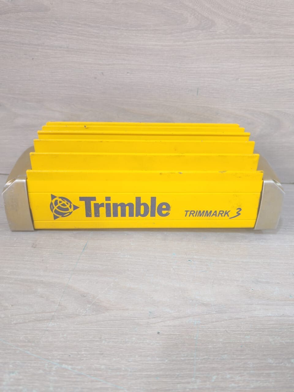 Trimble 38550-46 TRIMBLE TRIMMARK 3 GPS RADIO MODEM PN: 38550-46 / 450-460 MHZ 8